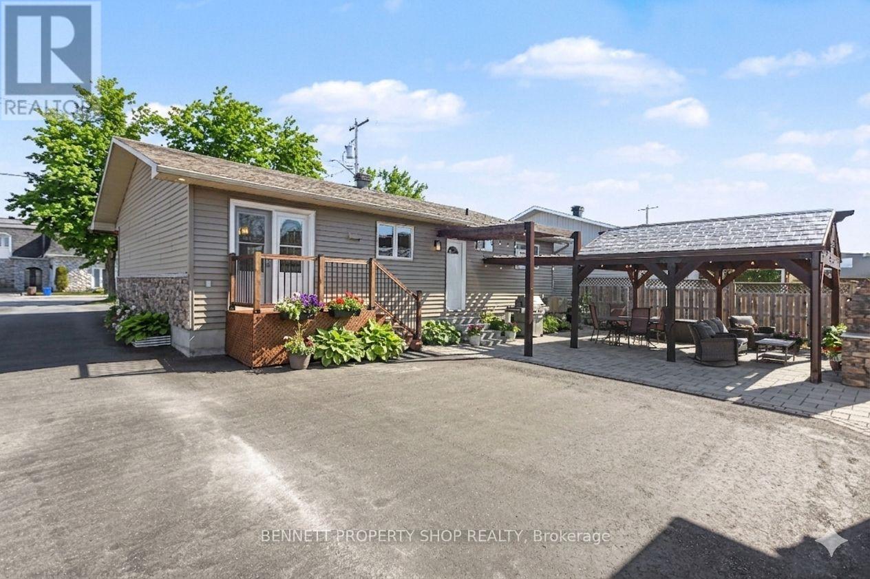493 Laurier Street, Clarence-Rockland, Ontario  K4K 1E7 - Photo 2 - X13064236