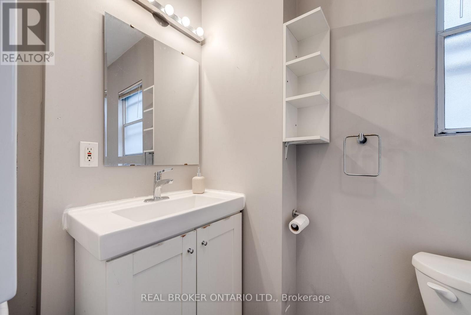 Upper - 77 Isabella Street, Toronto, Ontario  M4Y 1N7 - Photo 19 - C13158566