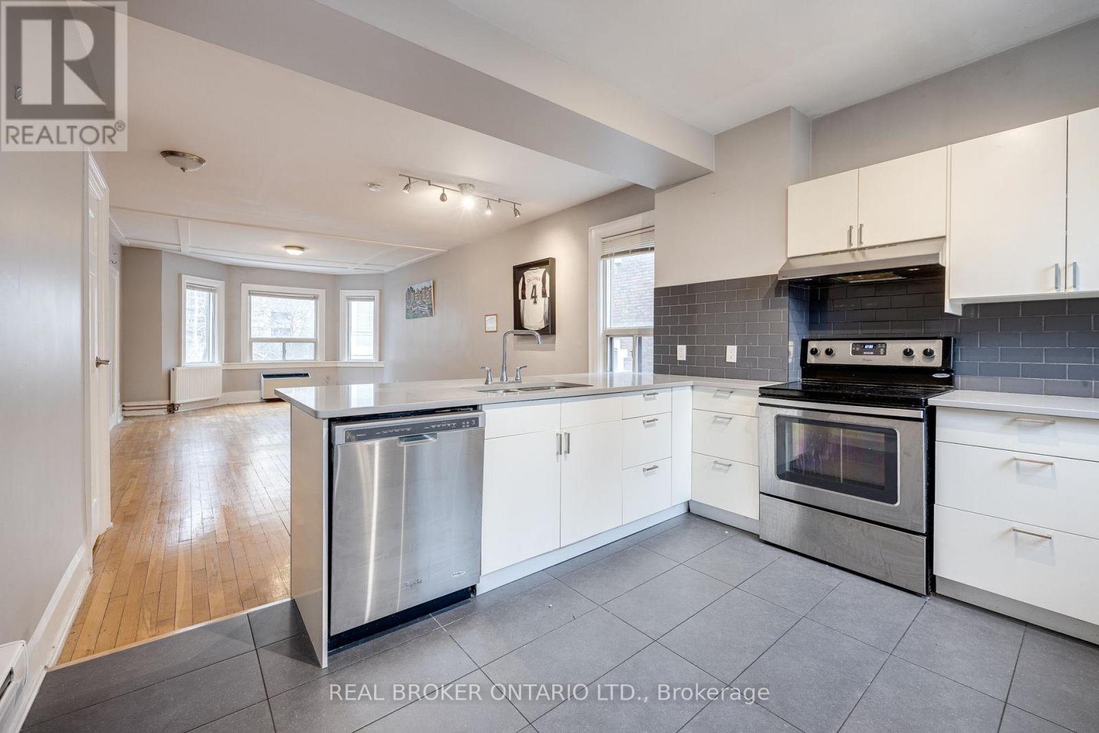 Upper - 77 Isabella Street, Toronto, Ontario  M4Y 1N7 - Photo 7 - C13158566