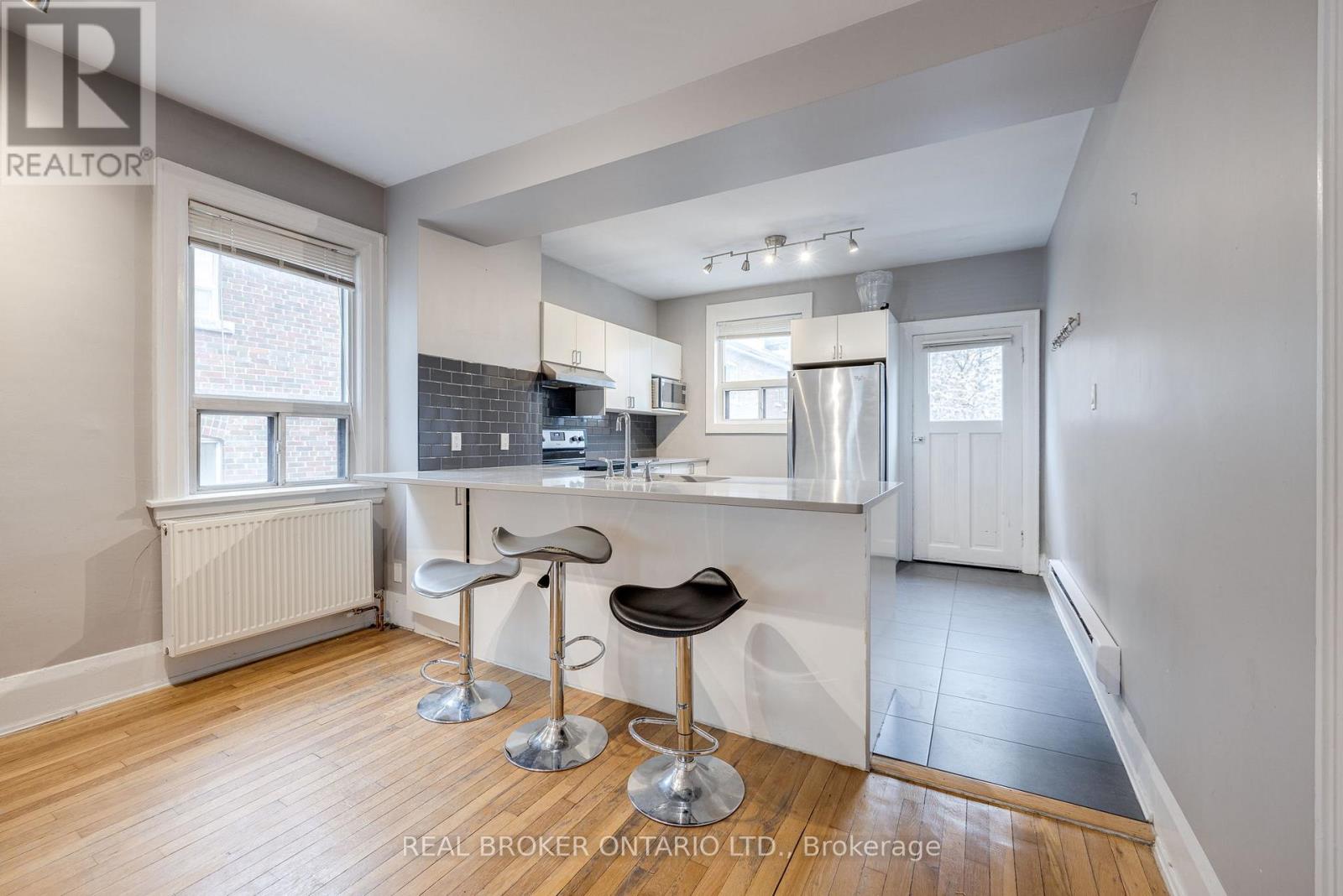 Upper - 77 Isabella Street, Toronto, Ontario  M4Y 1N7 - Photo 9 - C13158566