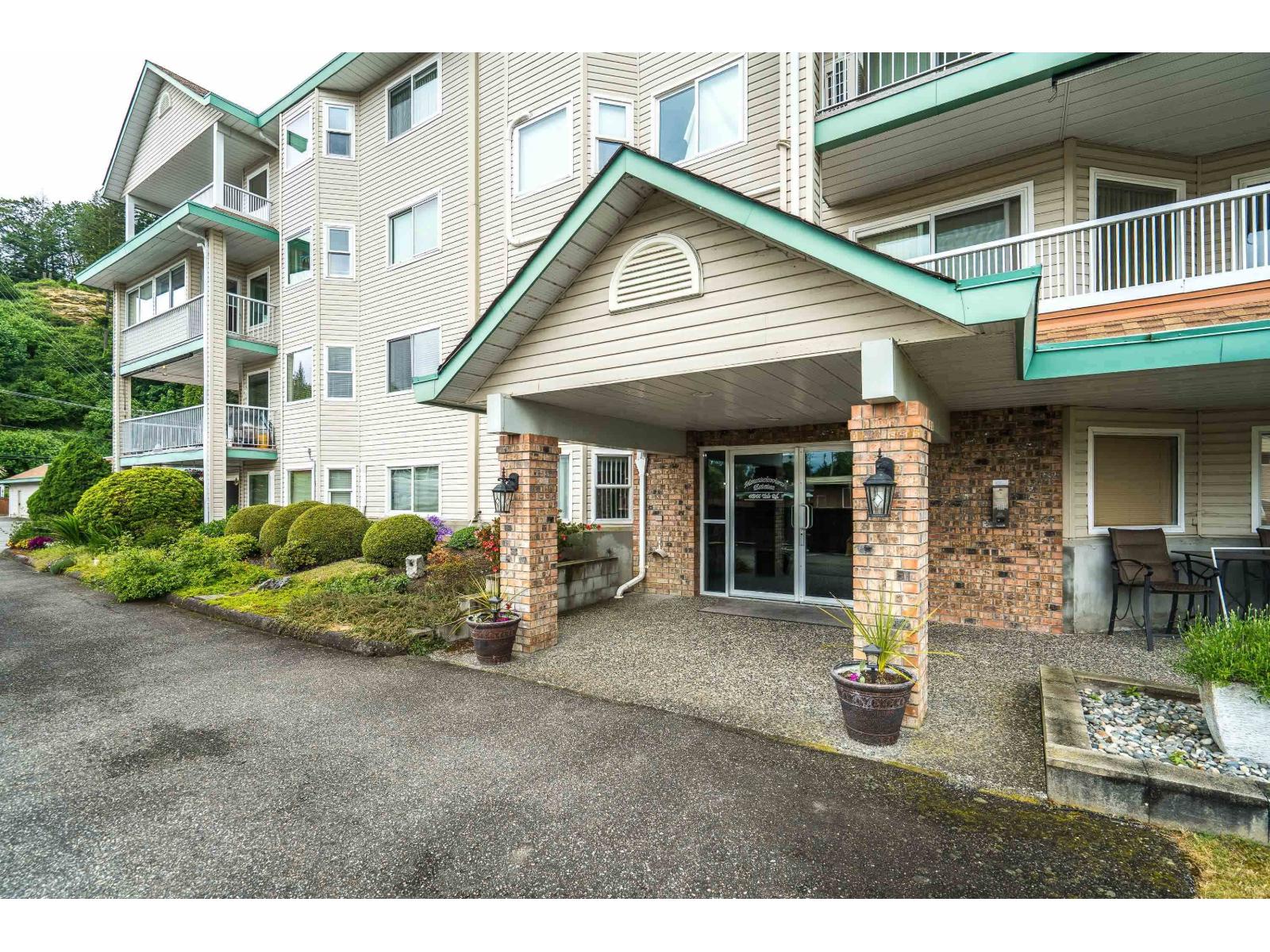104 46966 Yale Road, Chilliwack Proper East, Chilliwack, British Columbia  V2P 2S7 - Photo 2 - R3125975