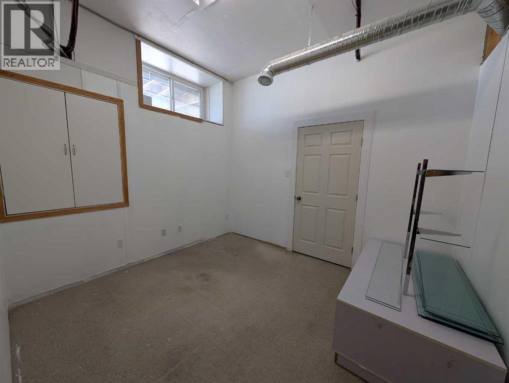 Main Floor, 524 3 Street SE, Medicine Hat, Alberta  T1A 0H3 - Photo 16 - A2309446