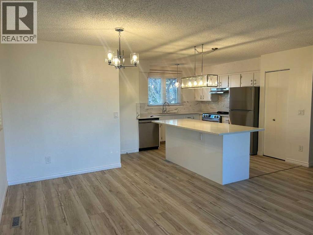 23 Marbank Way NE, Calgary, Alberta  T2A 4A2 - Photo 11 - A2291649