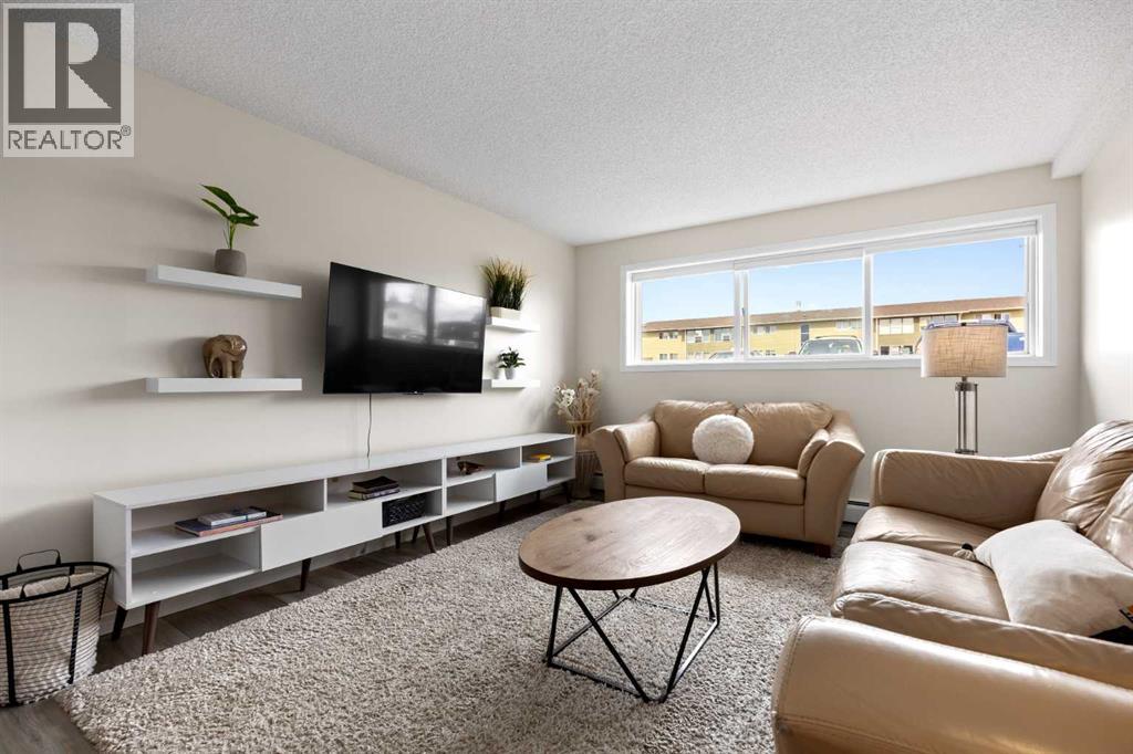 215, 101 Big Hill Way SE, Airdrie, Alberta