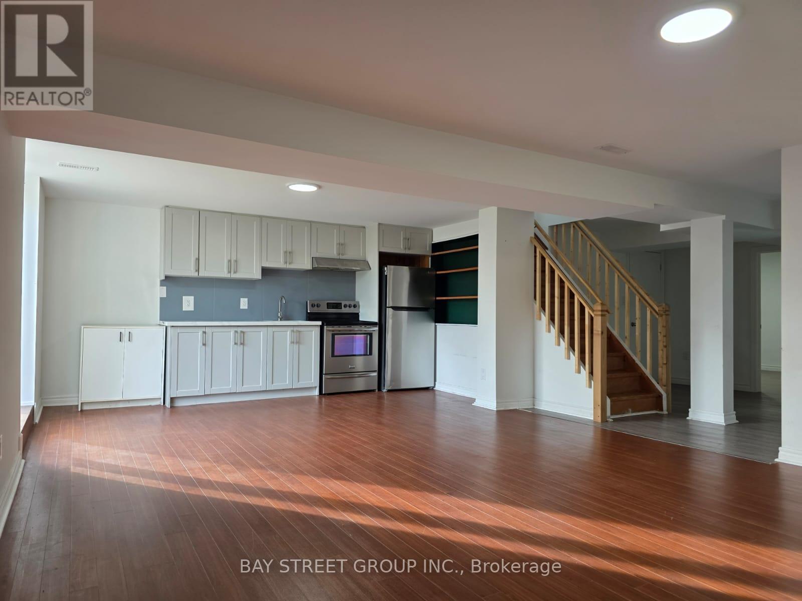 Bsmt - 882 Southdown Drive, Oshawa, Ontario  L1H 7Z6 - Photo 3 - E13066656
