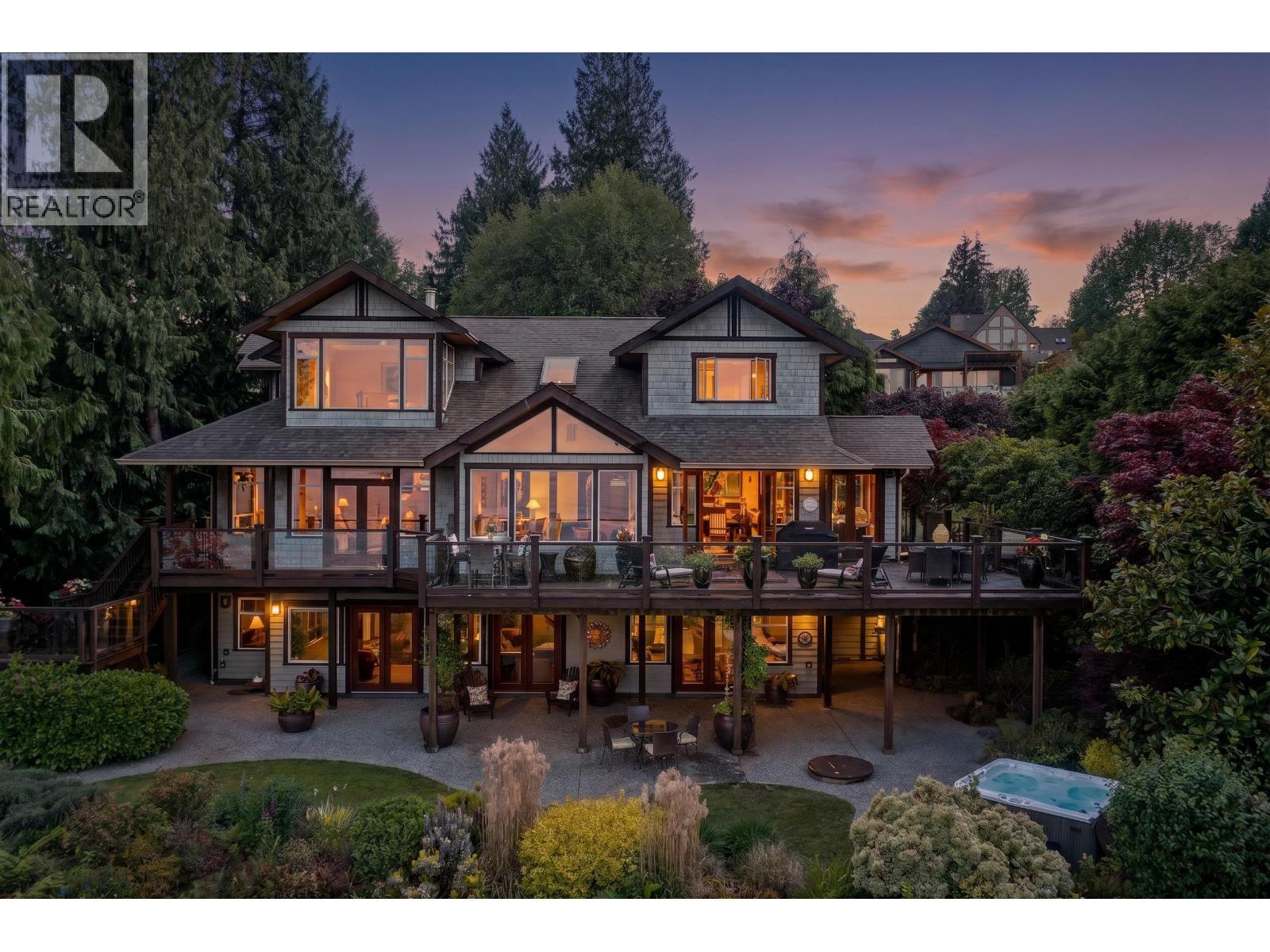 6480 SHORELINE PLACE, Sechelt, British Columbia