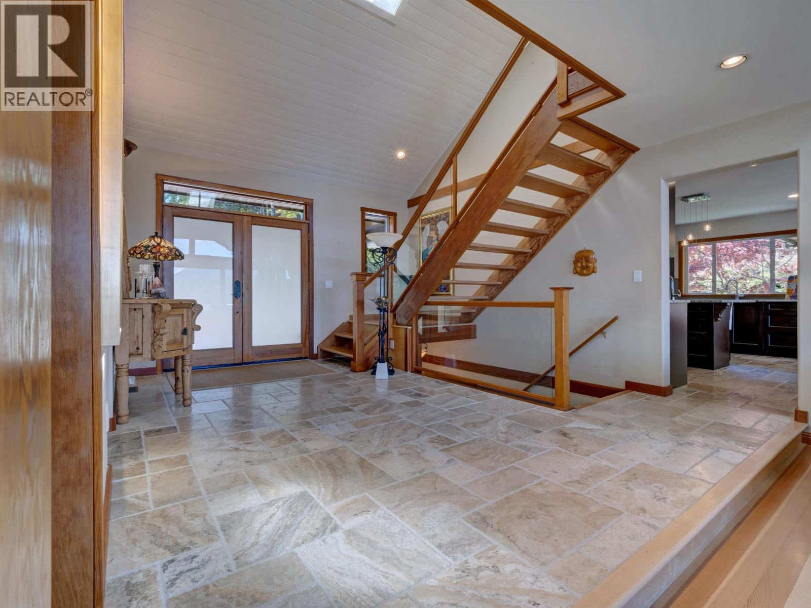 6480 Shoreline Place, Sechelt, British Columbia  V7Z 0L1 - Photo 14 - R3126453