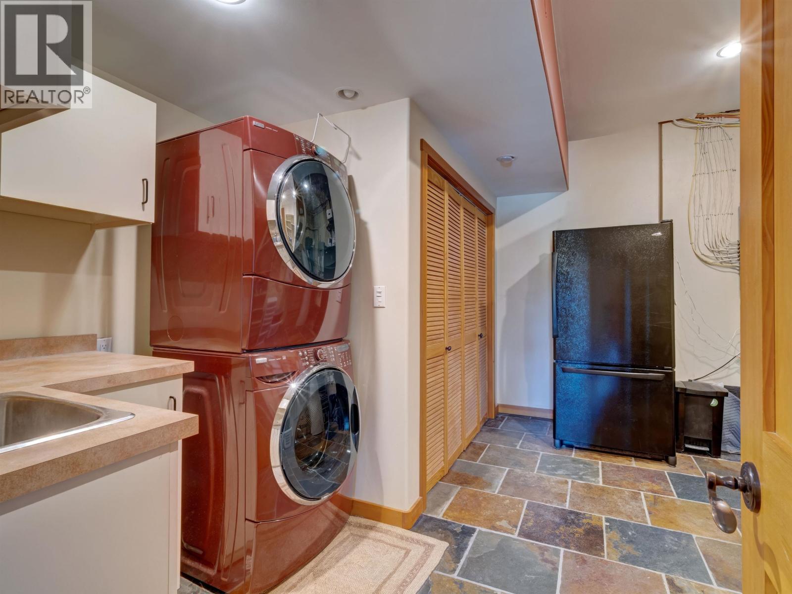6480 Shoreline Place, Sechelt, British Columbia  V7Z 0L1 - Photo 36 - R3126453