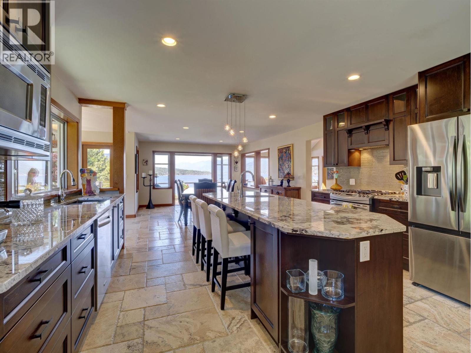 6480 Shoreline Place, Sechelt, British Columbia  V7Z 0L1 - Photo 18 - R3126453