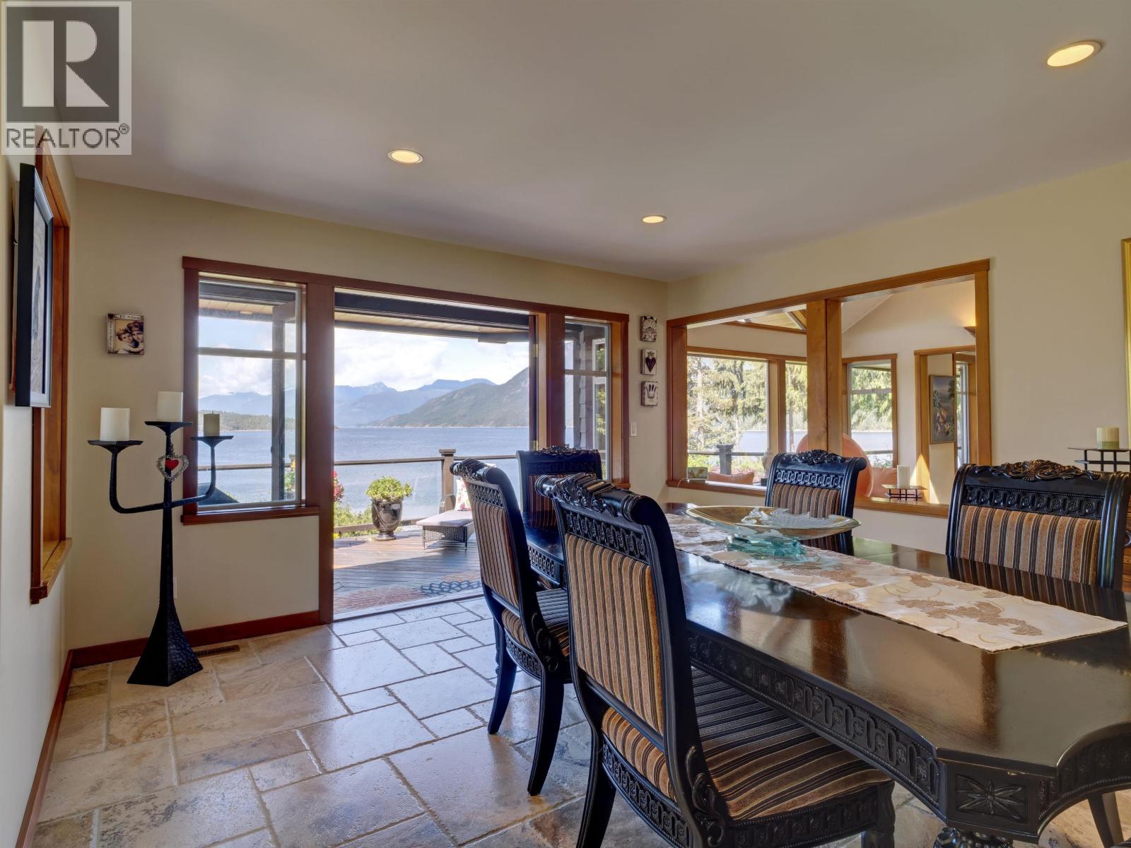 6480 Shoreline Place, Sechelt, British Columbia  V7Z 0L1 - Photo 19 - R3126453