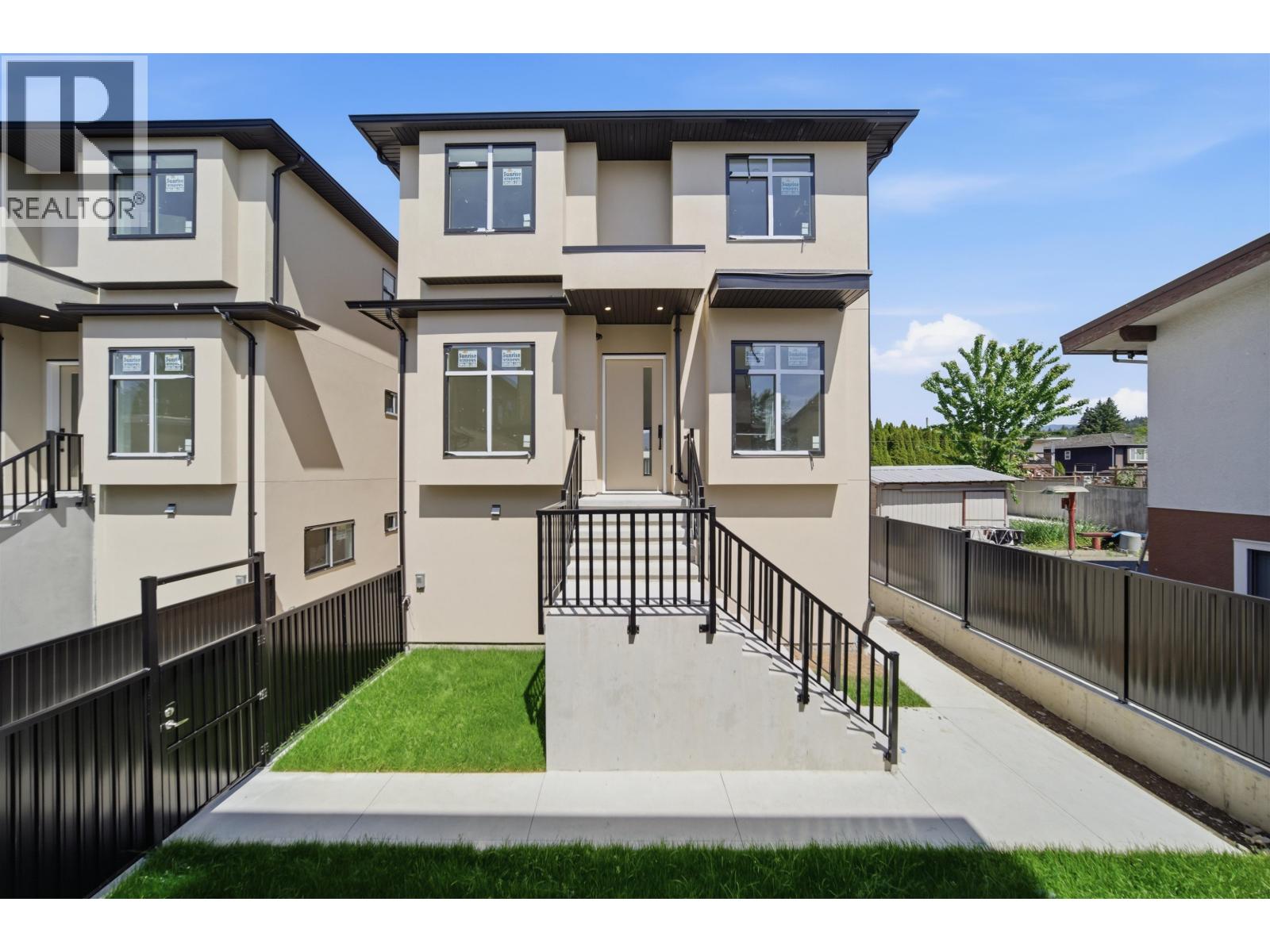 4 6885 AUBREY STREET, Burnaby, British Columbia