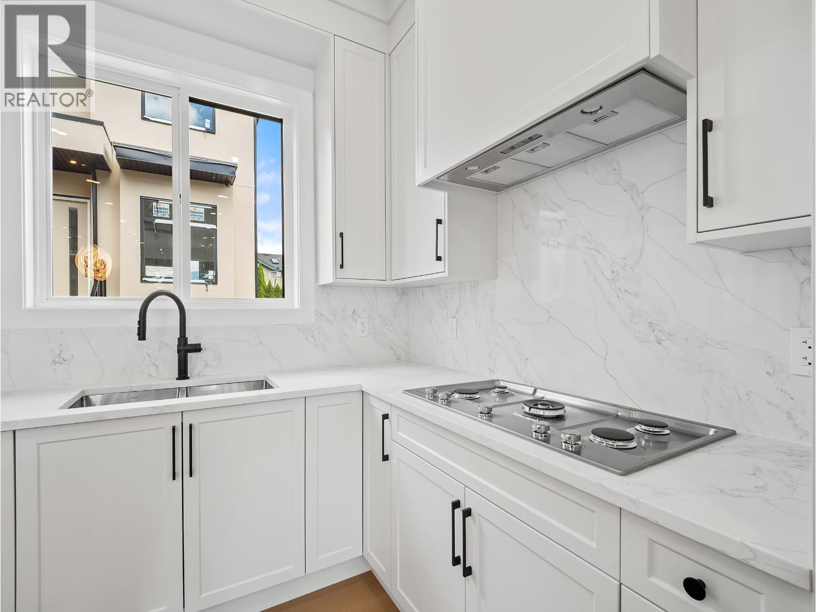 4 6885 Aubrey Street, Burnaby, British Columbia  V5B 2E4 - Photo 10 - R3126528