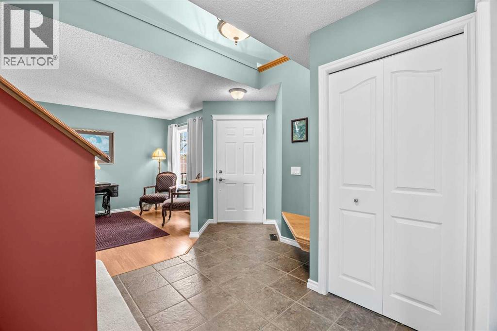 11178 Hidden Valley Drive NW, Calgary, Alberta  T3A 6C7 - Photo 4 - A2308715