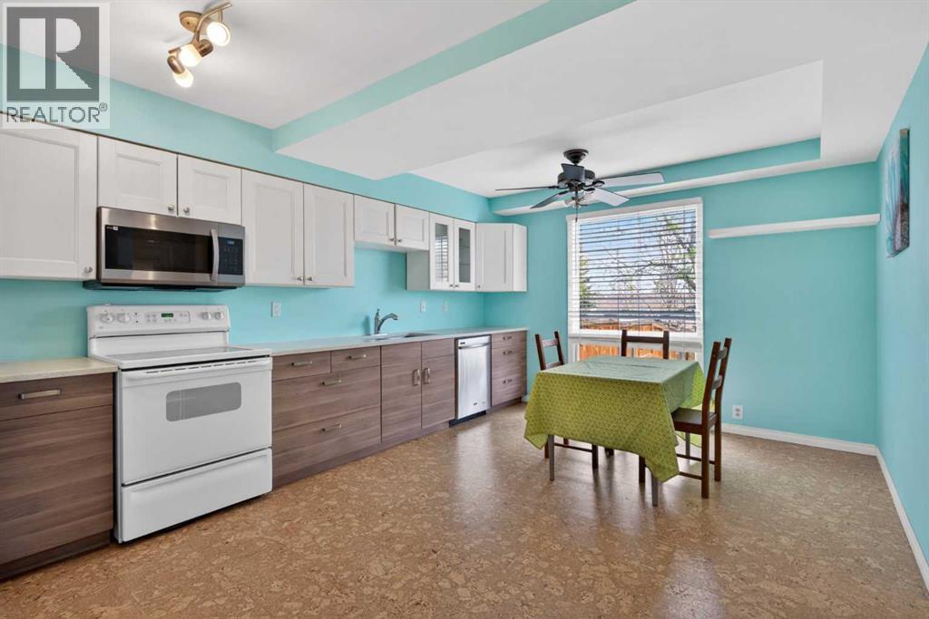 42 Berwick Rise NW, Calgary, Alberta  T3K 1C8 - Photo 5 - A2309964