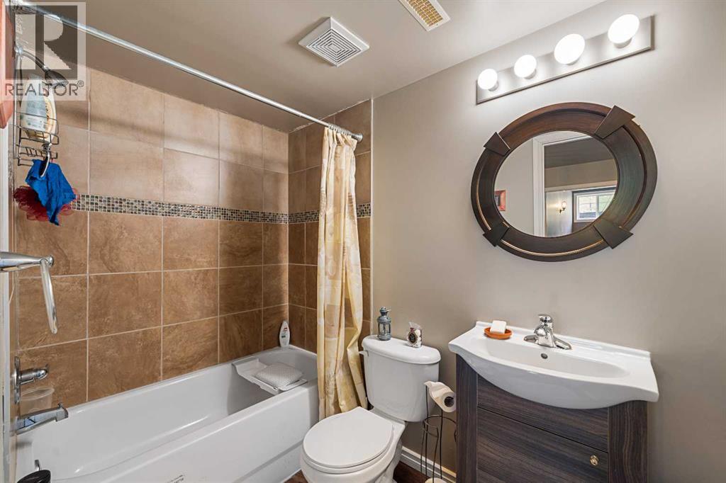 66 Sheep River Cove, Okotoks, Alberta  T1S 2L4 - Photo 34 - A2313157