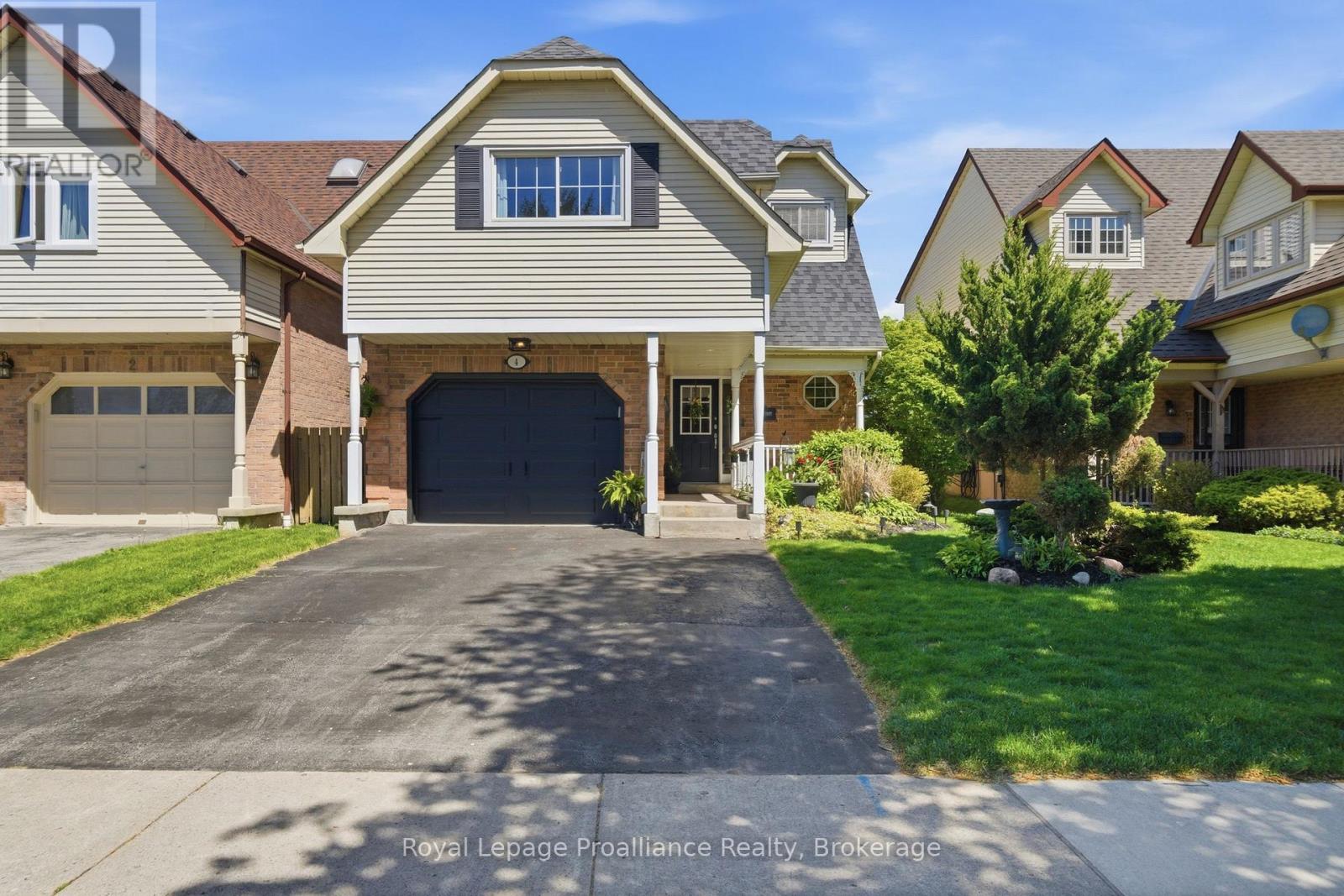 4 Henderson Drive, Whitby, Ontario  L1N 7Y2 - Photo 2 - E13157840