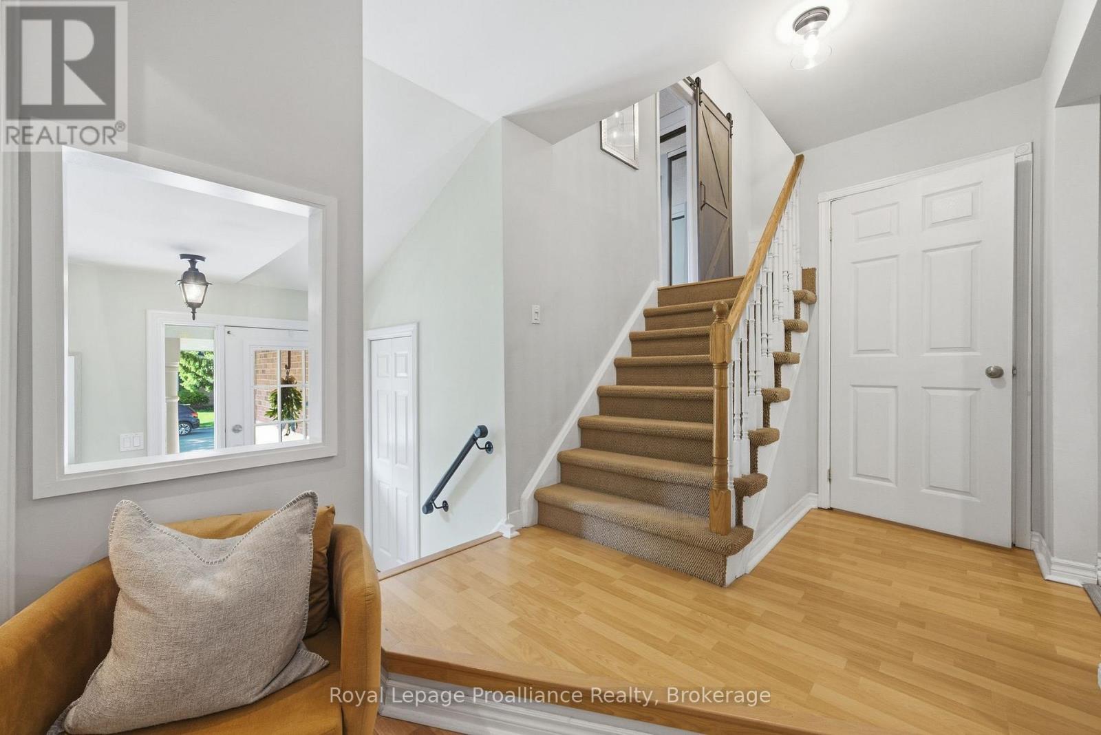 4 Henderson Drive, Whitby, Ontario  L1N 7Y2 - Photo 8 - E13157840
