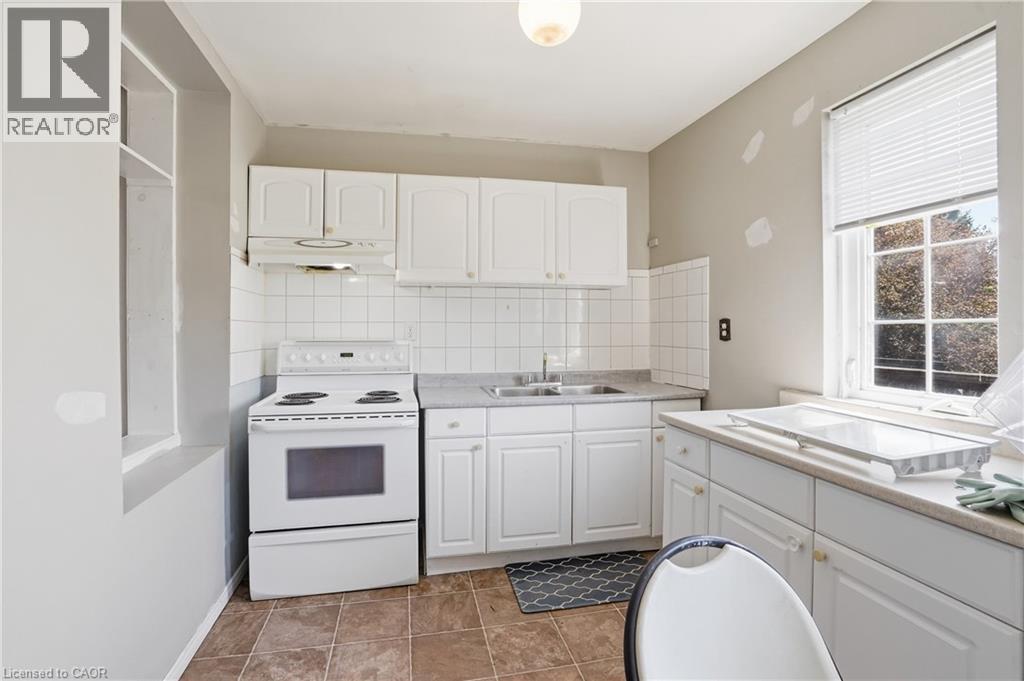 256 Bay Street N, Hamilton, Ontario  L8L 1M3 - Photo 3 - 40832427