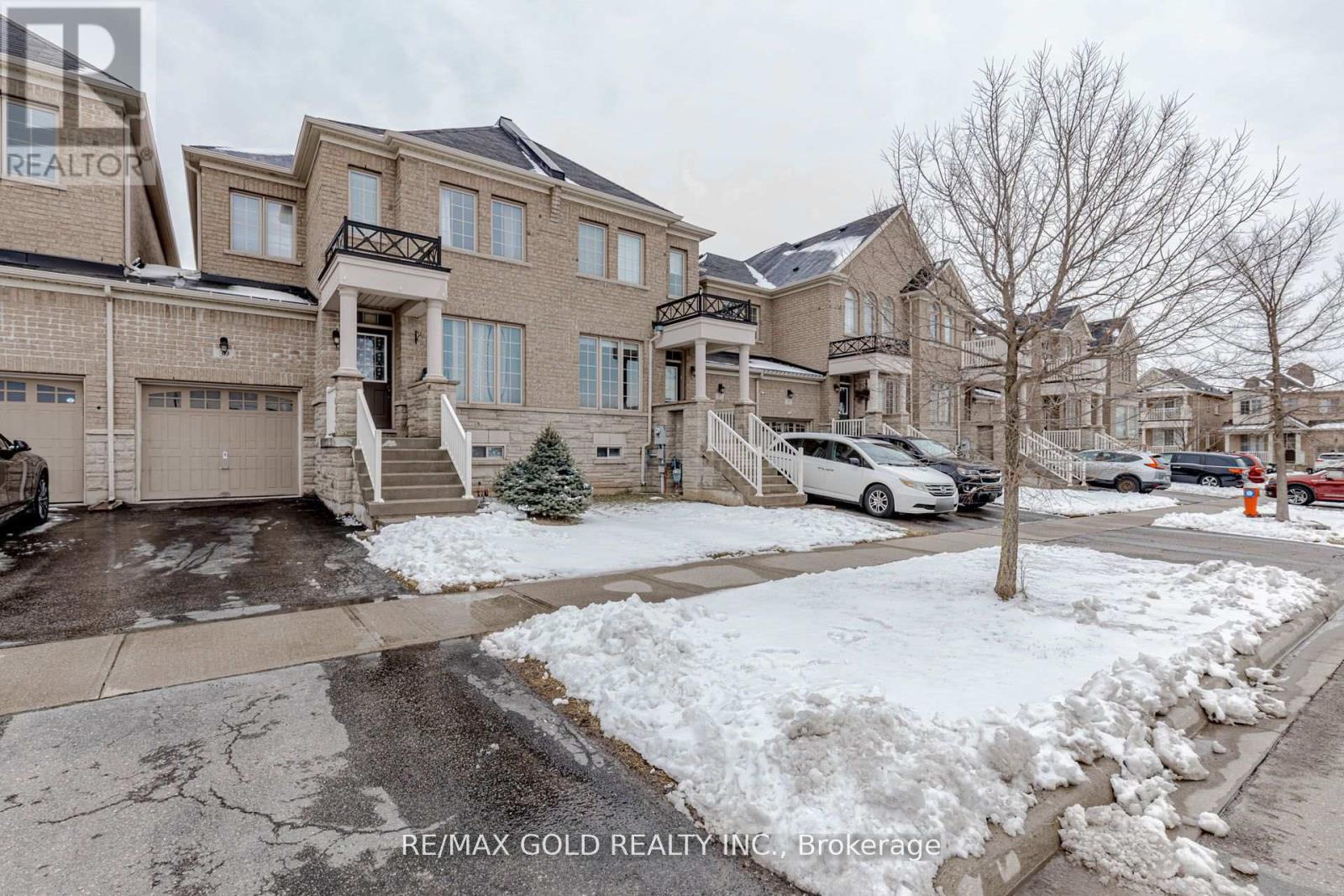 39 Chesterwood Crescent, Brampton, Ontario  L6Y 0Z4 - Photo 1 - W13158522