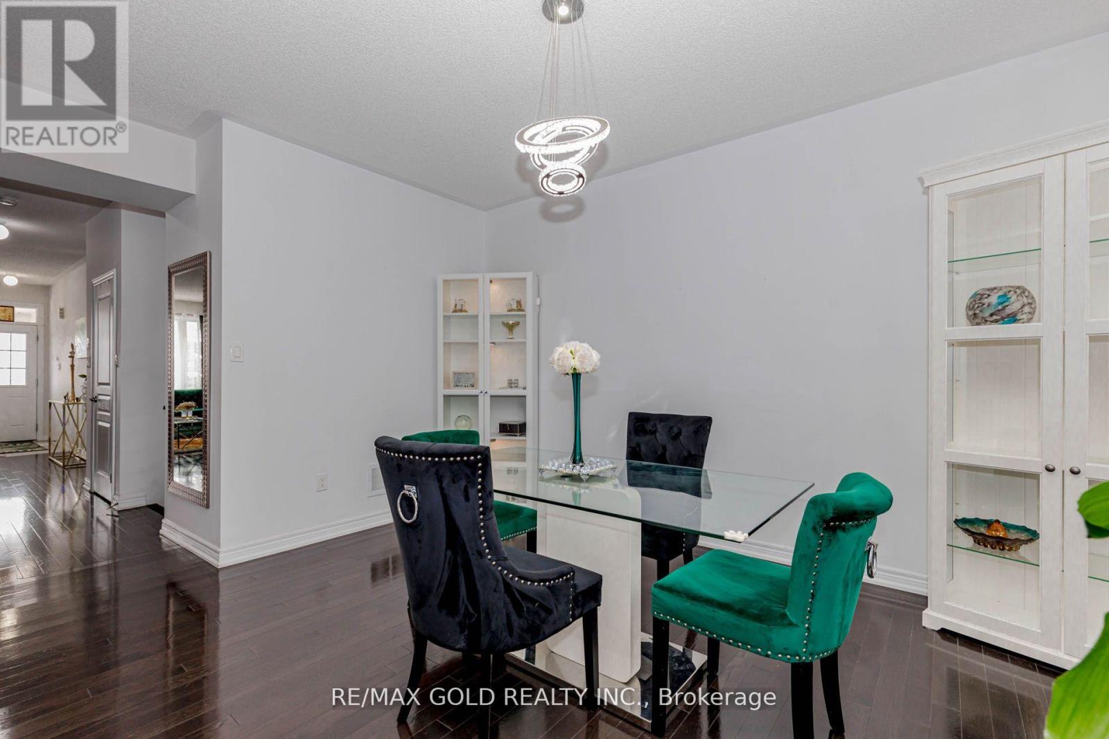 39 Chesterwood Crescent, Brampton, Ontario  L6Y 0Z4 - Photo 10 - W13158522