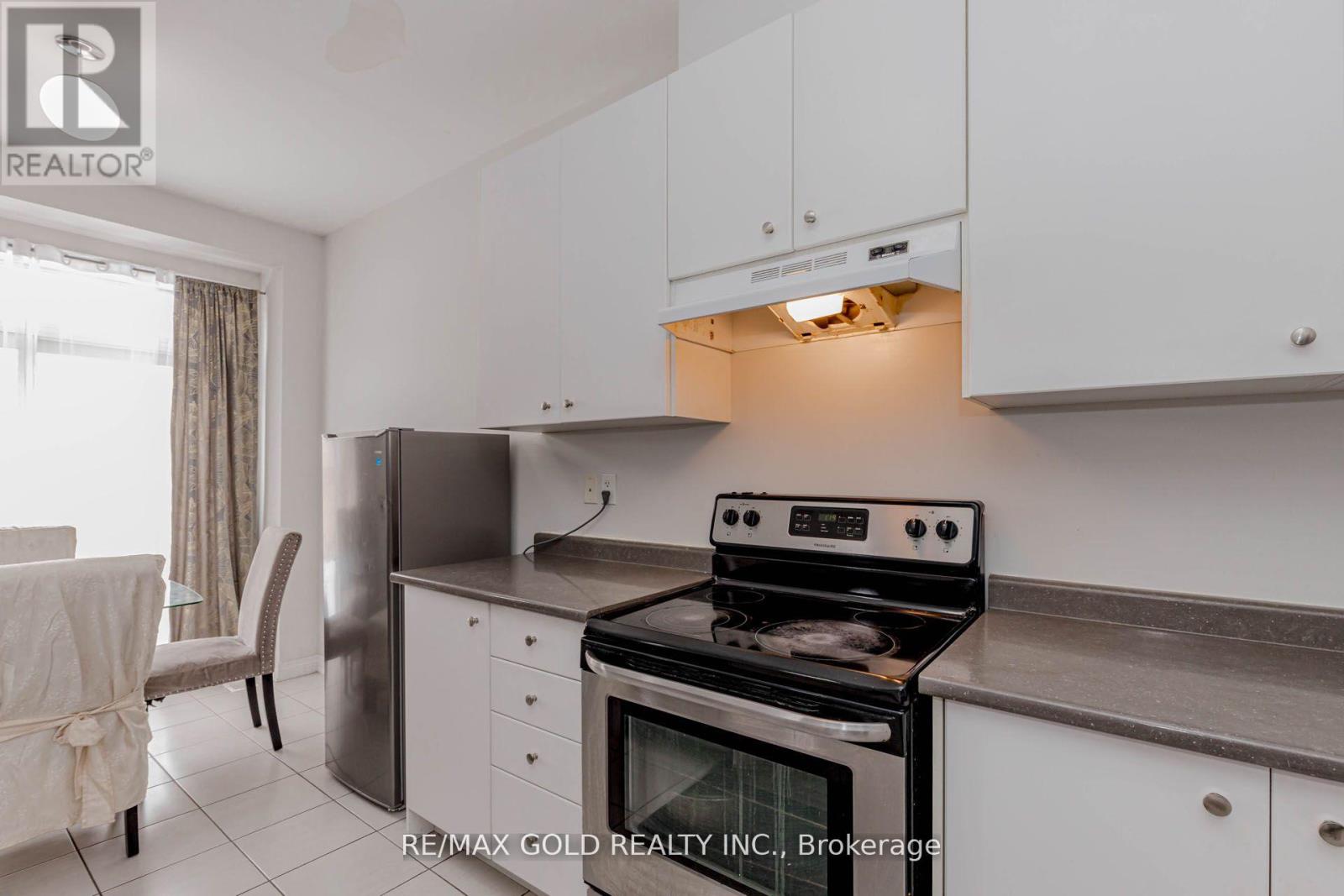 39 Chesterwood Crescent, Brampton, Ontario  L6Y 0Z4 - Photo 16 - W13158522