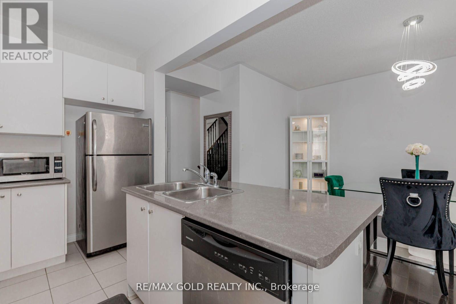 39 Chesterwood Crescent, Brampton, Ontario  L6Y 0Z4 - Photo 18 - W13158522