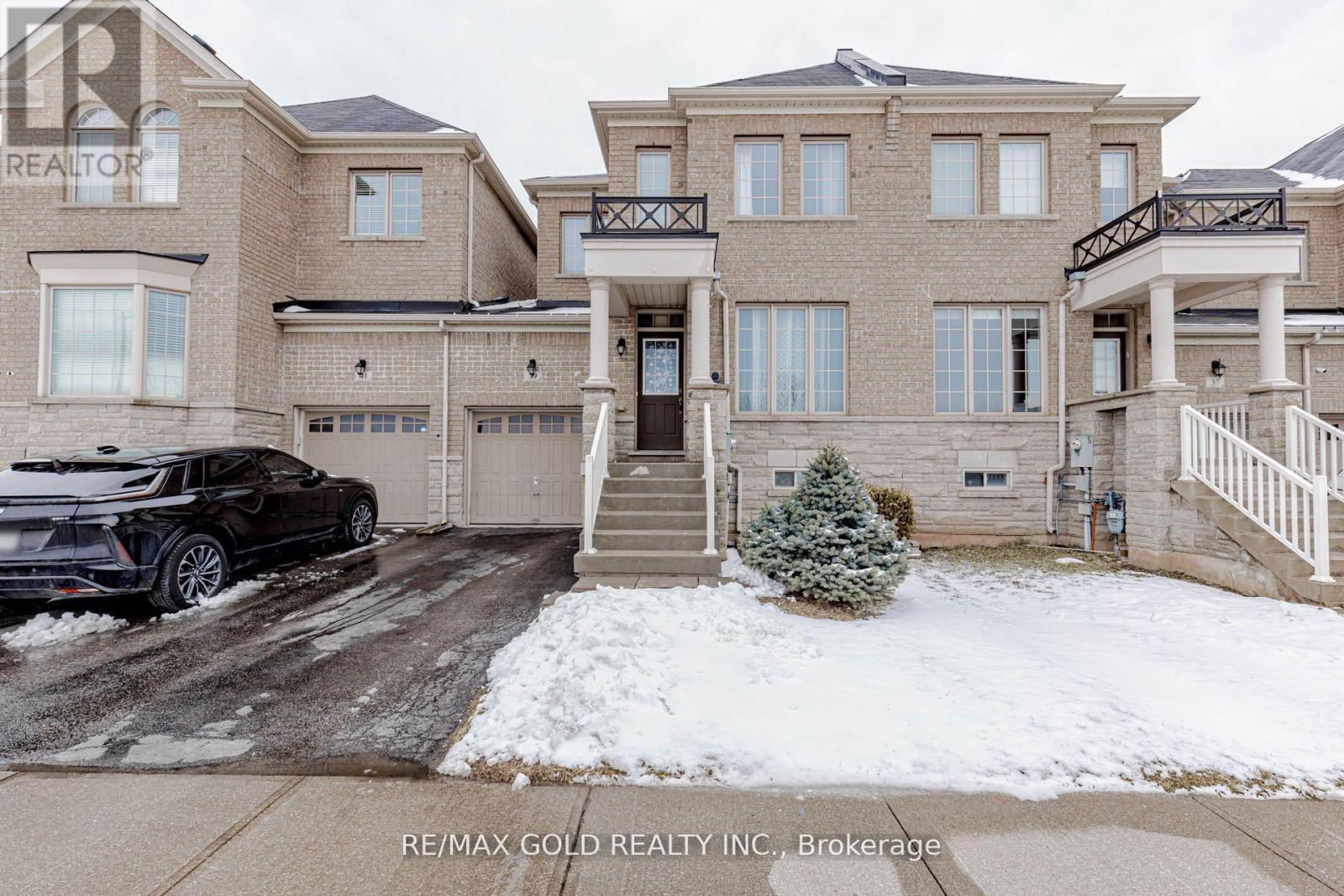 39 Chesterwood Crescent, Brampton, Ontario  L6Y 0Z4 - Photo 2 - W13158522