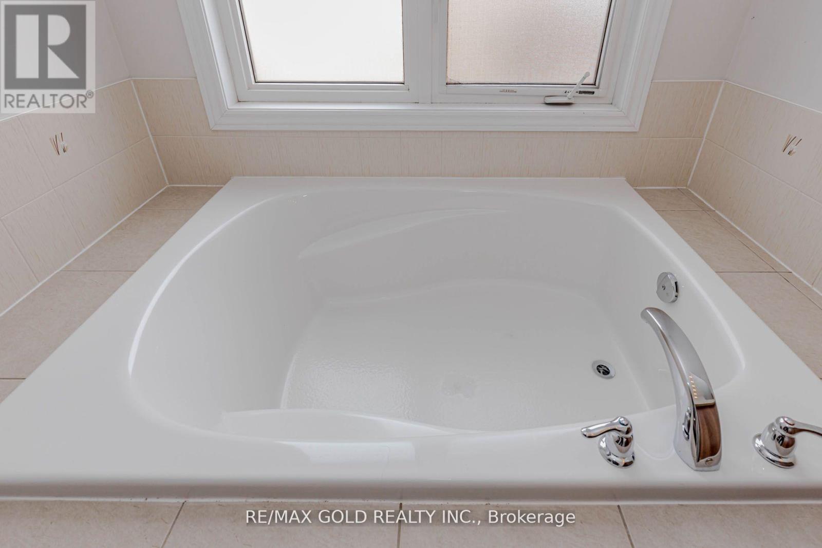 39 Chesterwood Crescent, Brampton, Ontario  L6Y 0Z4 - Photo 32 - W13158522