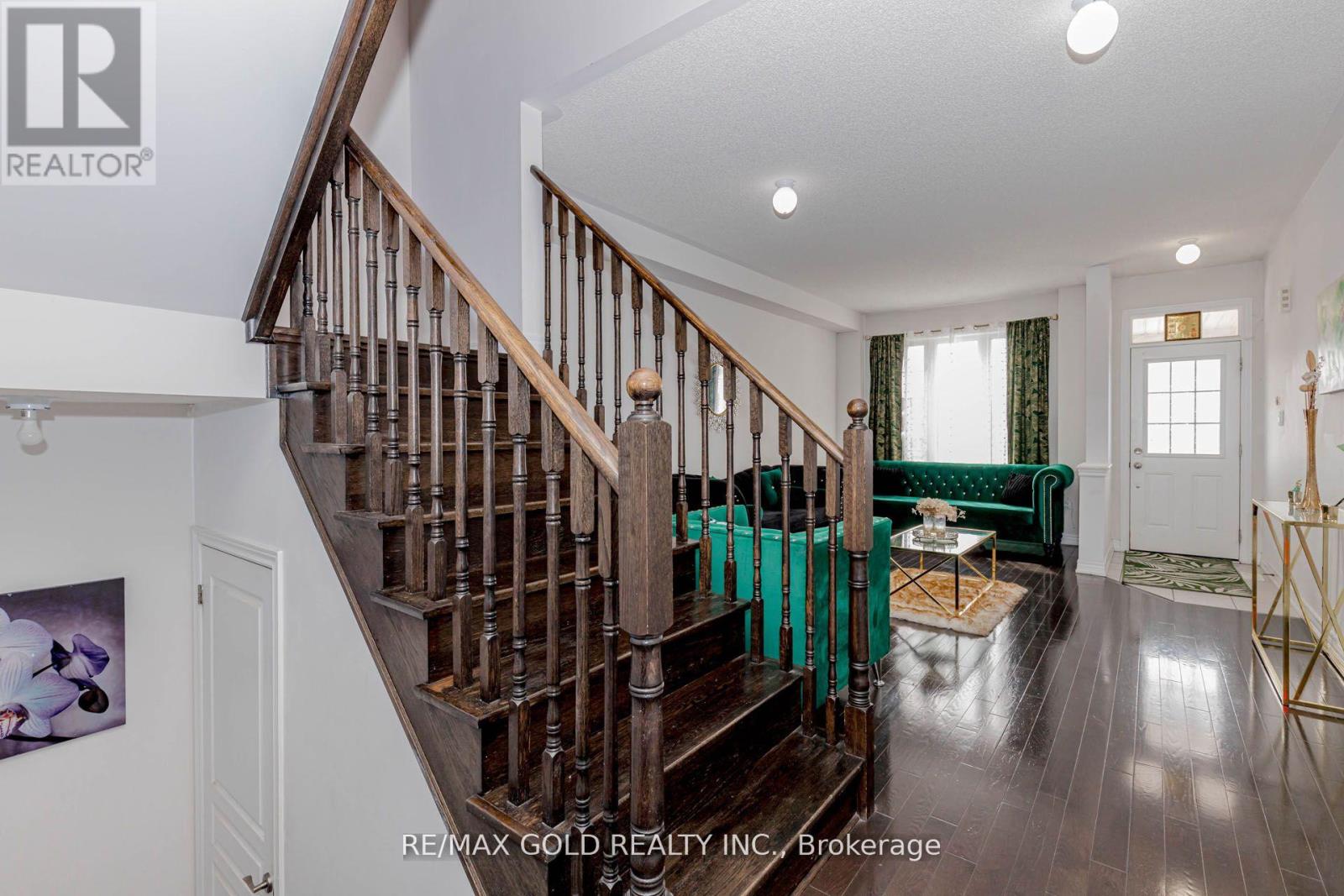 39 Chesterwood Crescent, Brampton, Ontario  L6Y 0Z4 - Photo 9 - W13158522
