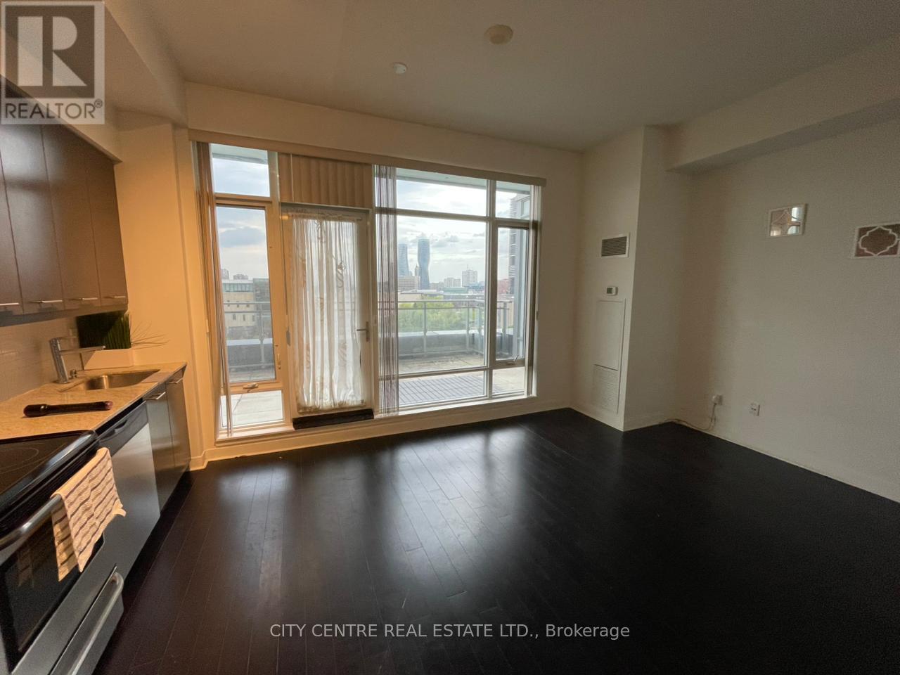 601 - 365 Prince Of Wales Drive, Mississauga, Ontario  L5B 0G6 - Photo 2 - W13158578