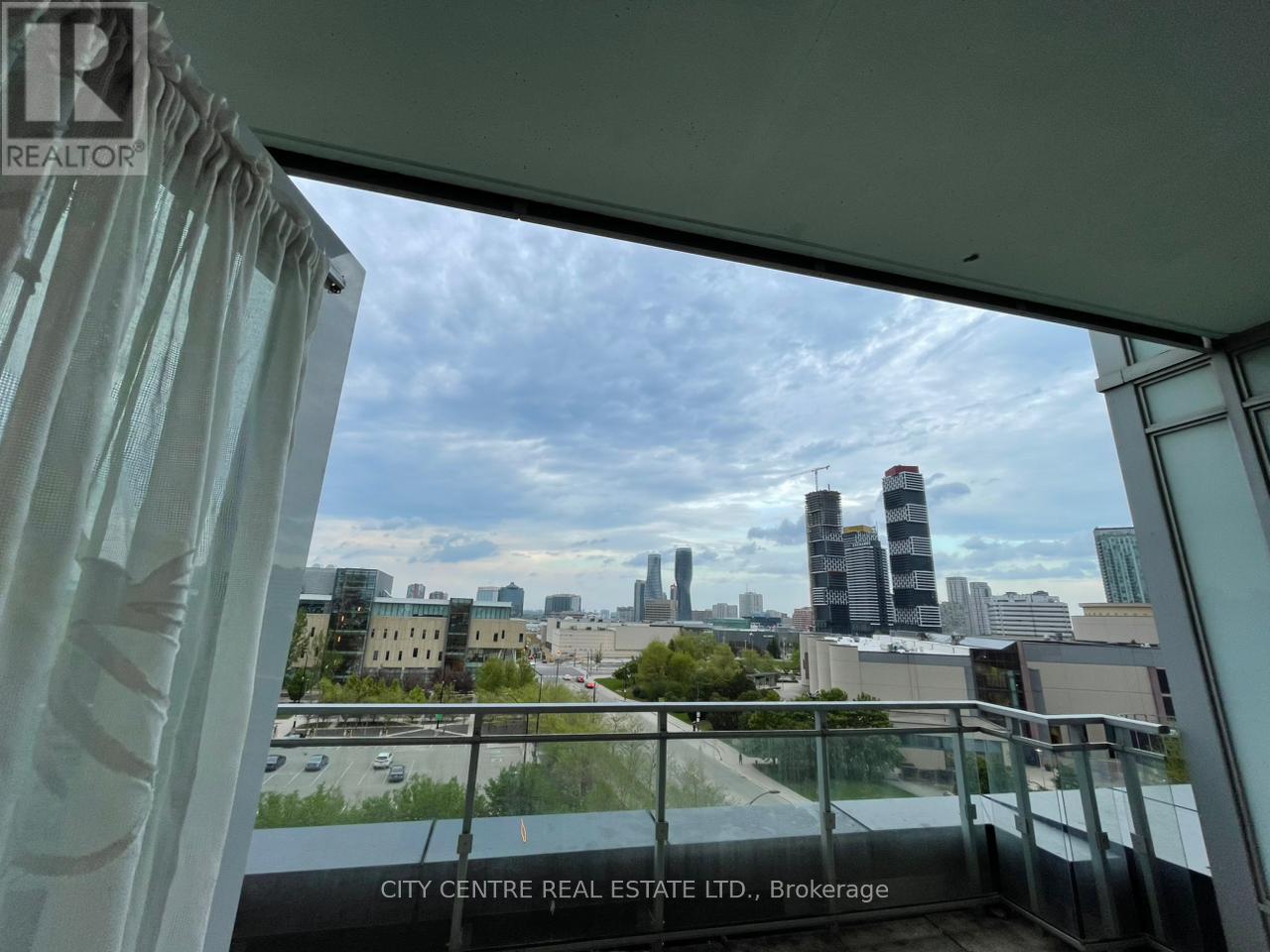 601 - 365 Prince Of Wales Drive, Mississauga, Ontario  L5B 0G6 - Photo 8 - W13158578