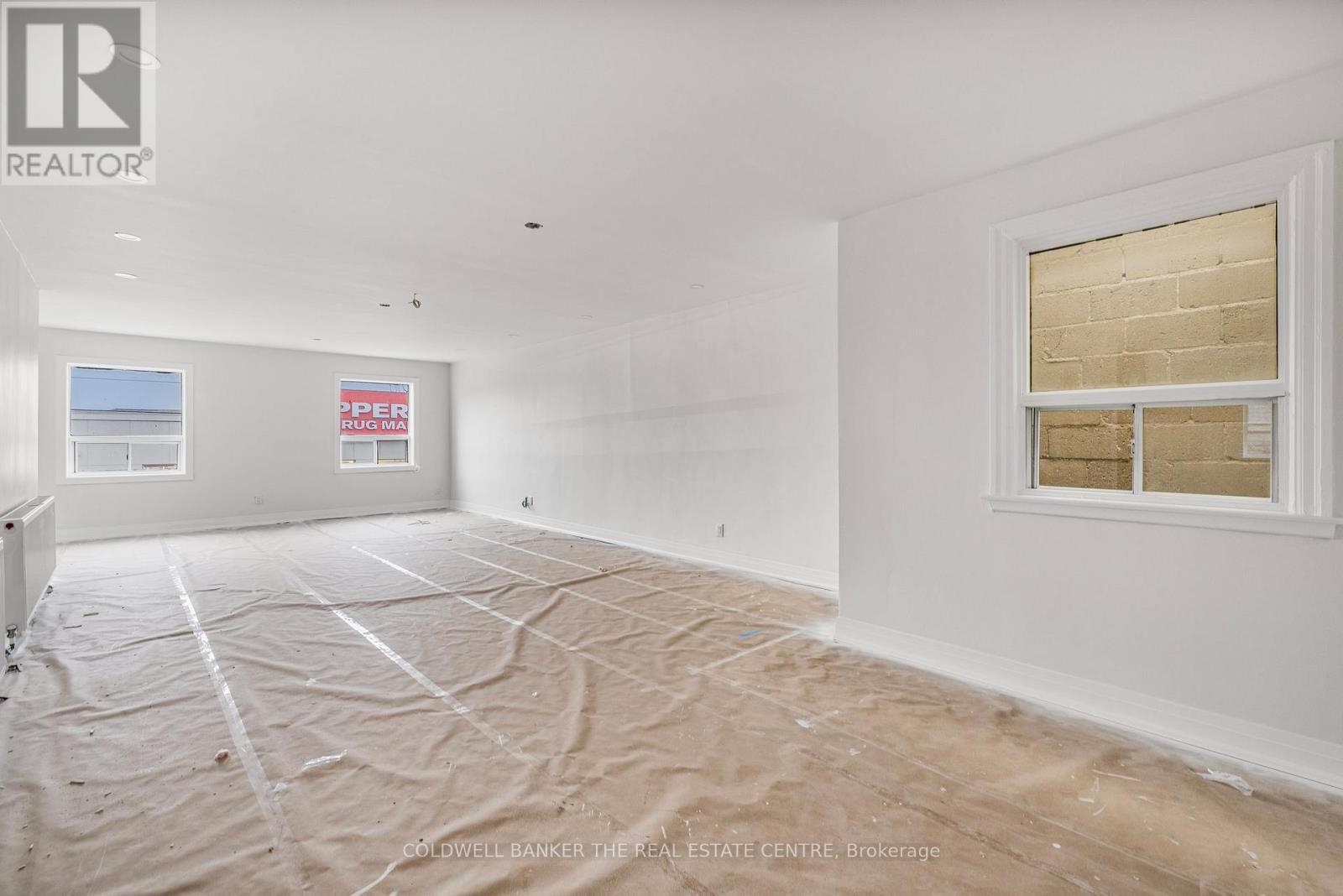 2a - 2242 Eglinton Avenue, Toronto, Ontario  M6E 2L3 - Photo 3 - W13158586