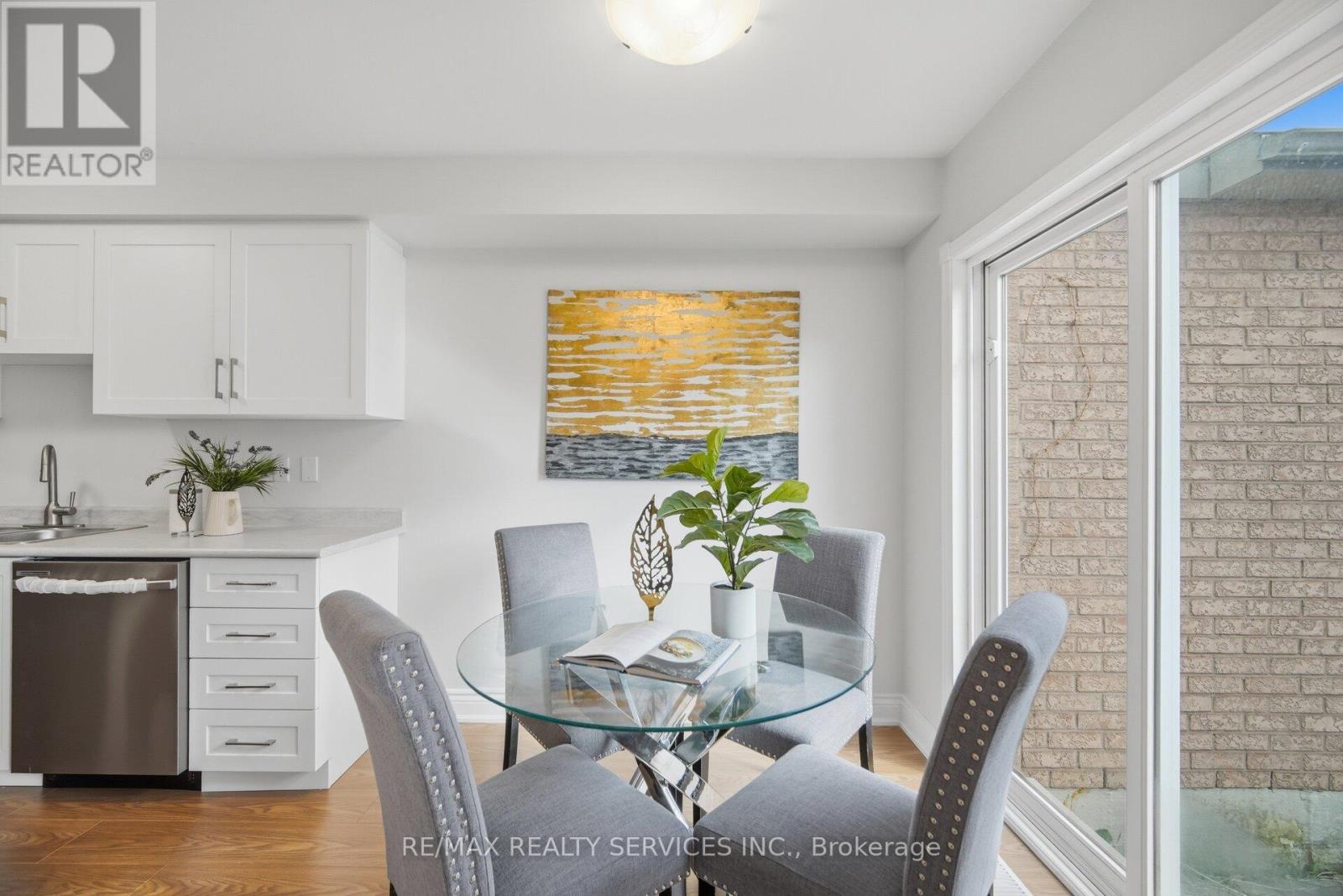 45 Monaco Court, Brampton, Ontario  L7A 1X4 - Photo 9 - W13158600