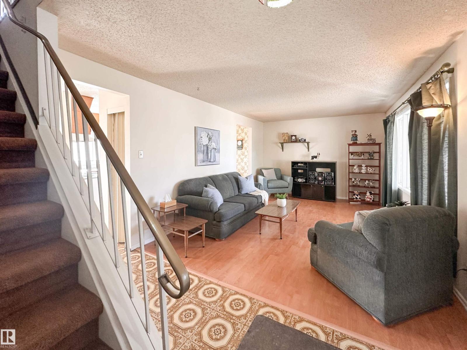 1 Forest Dr, St. Albert, Alberta  T8N 1W9 - Photo 3 - E4484973