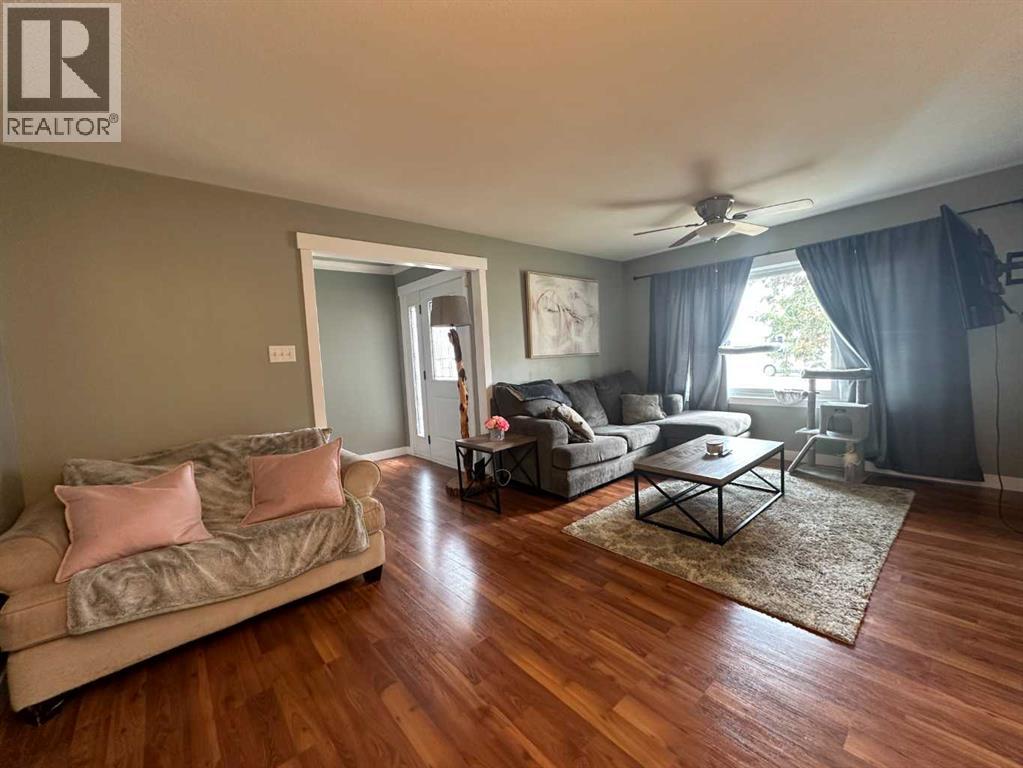 5002 57 Avenue, Ponoka, Alberta  T4J 1G5 - Photo 8 - A2304224