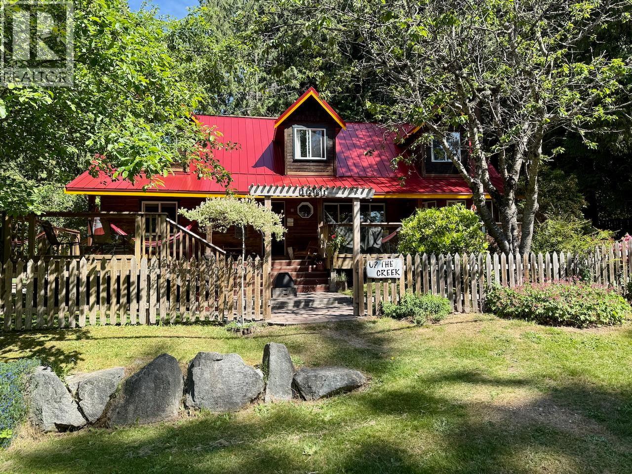 1261 Roberts Creek Road, Roberts Creek, British Columbia  V0N 2W2 - Photo 1 - R3122587