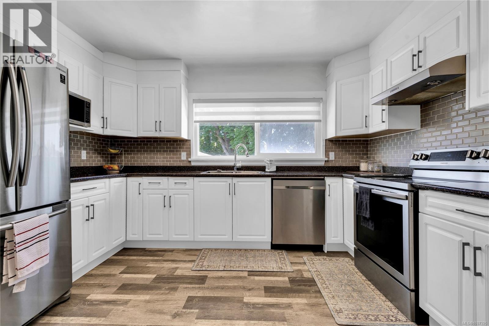251 Sims Ave, Saanich, British Columbia  V8Z 1K4 - Photo 7 - 1037325