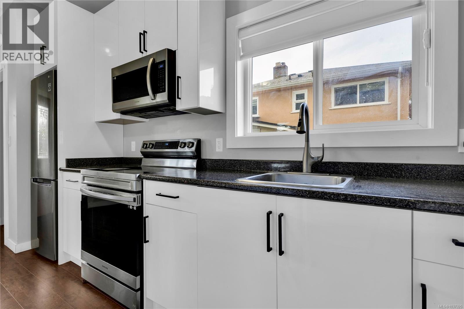 251 Sims Ave, Saanich, British Columbia  V8Z 1K4 - Photo 30 - 1037325