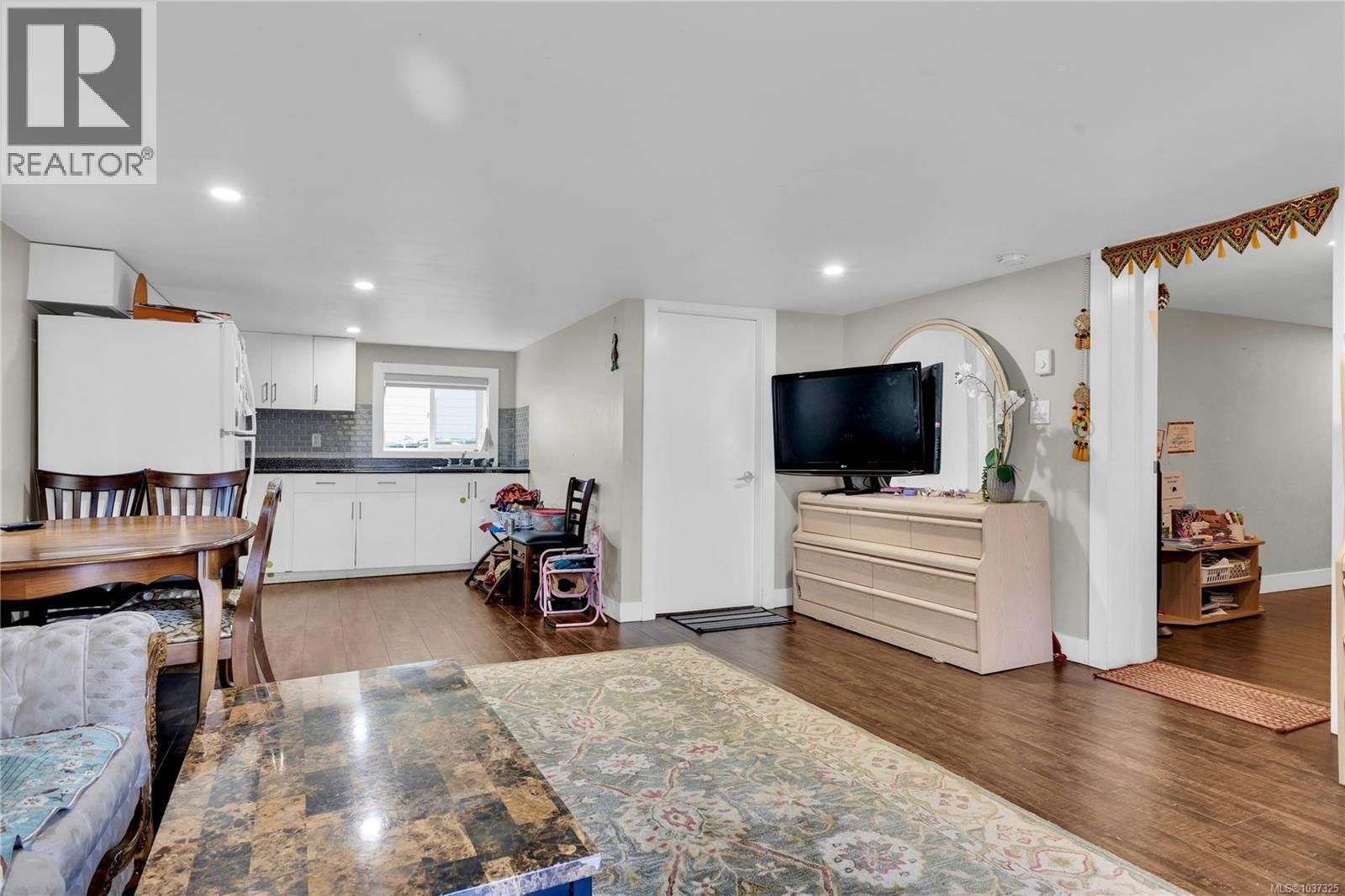 251 Sims Ave, Saanich, British Columbia  V8Z 1K4 - Photo 19 - 1037325