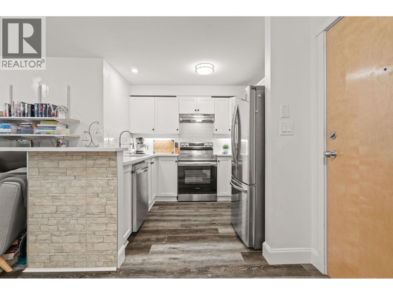 213 15 Smokey Smith Place, New Westminster, British Columbia  V3L 5V7 - Photo 4 - R3126075