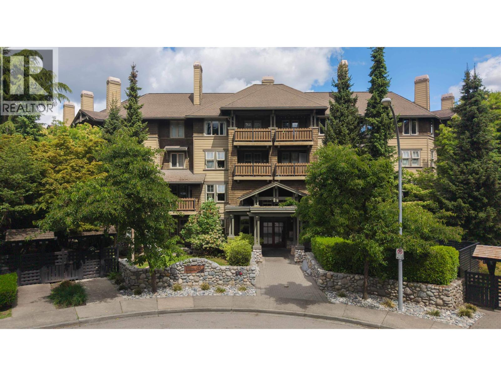 213 15 Smokey Smith Place, New Westminster, British Columbia  V3L 5V7 - Photo 1 - R3126075