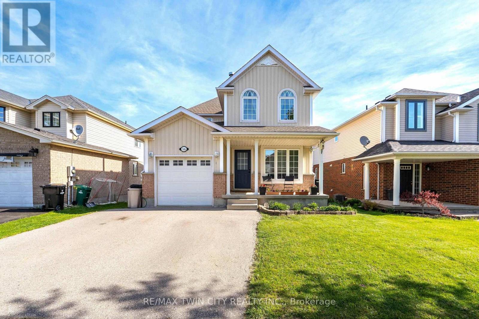 94 PORCHLIGHT DRIVE, Woolwich, Ontario