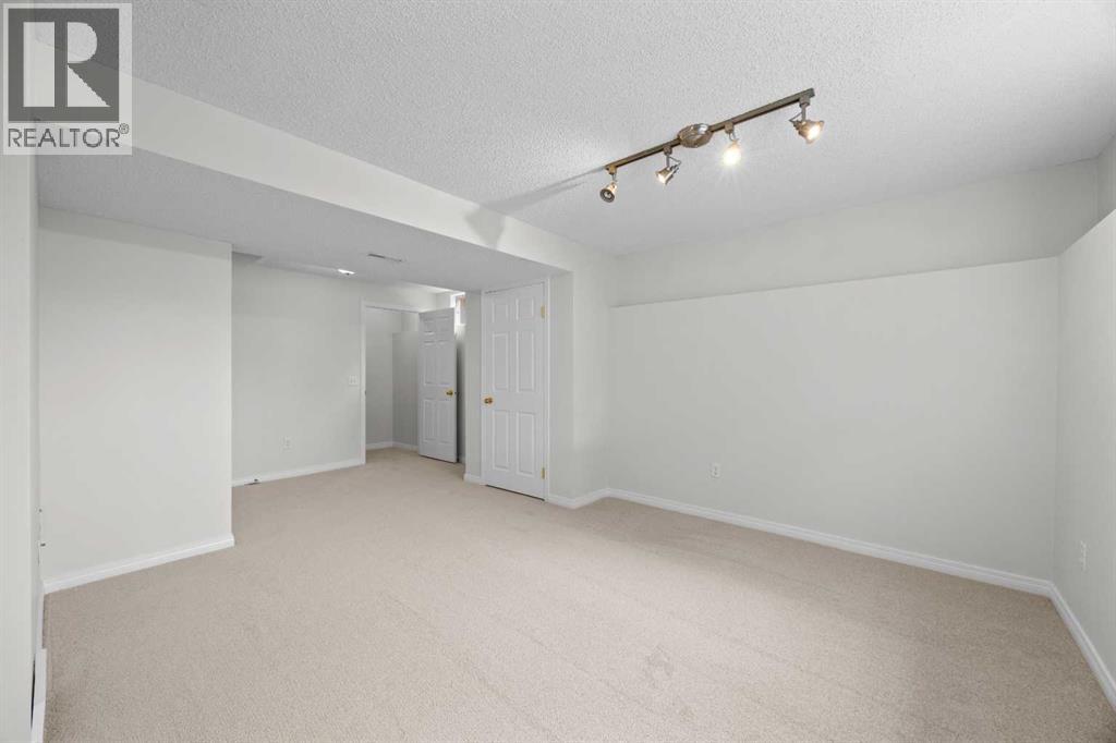 289 Hidden Spring Green NW, Calgary, Alberta  T3A 5N2 - Photo 32 - A2308708