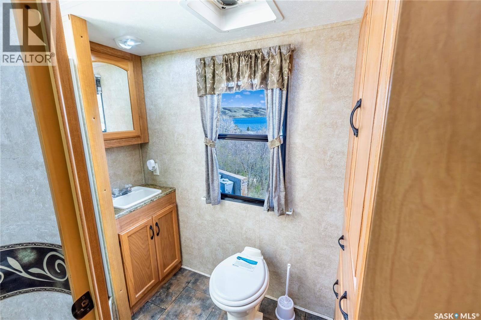 1045 Tatanka Drive, South Lake, Saskatchewan  S0H 0R0 - Photo 11 - SK036678