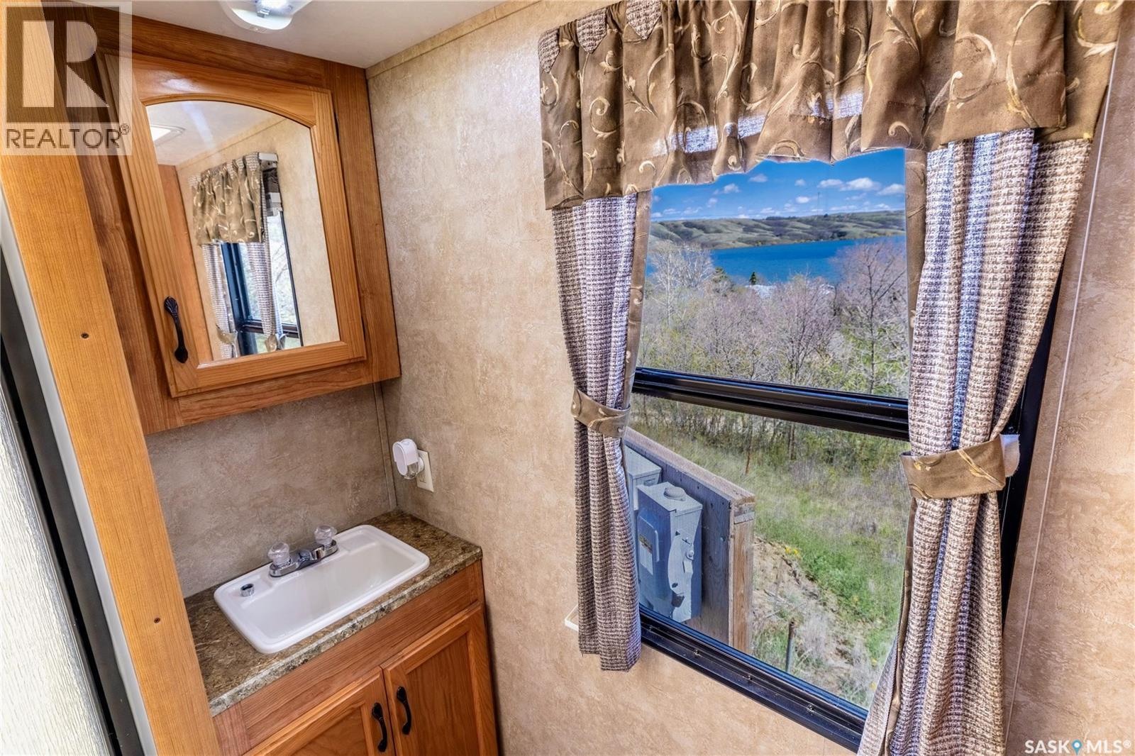 1045 Tatanka Drive, South Lake, Saskatchewan  S0H 0R0 - Photo 12 - SK036678