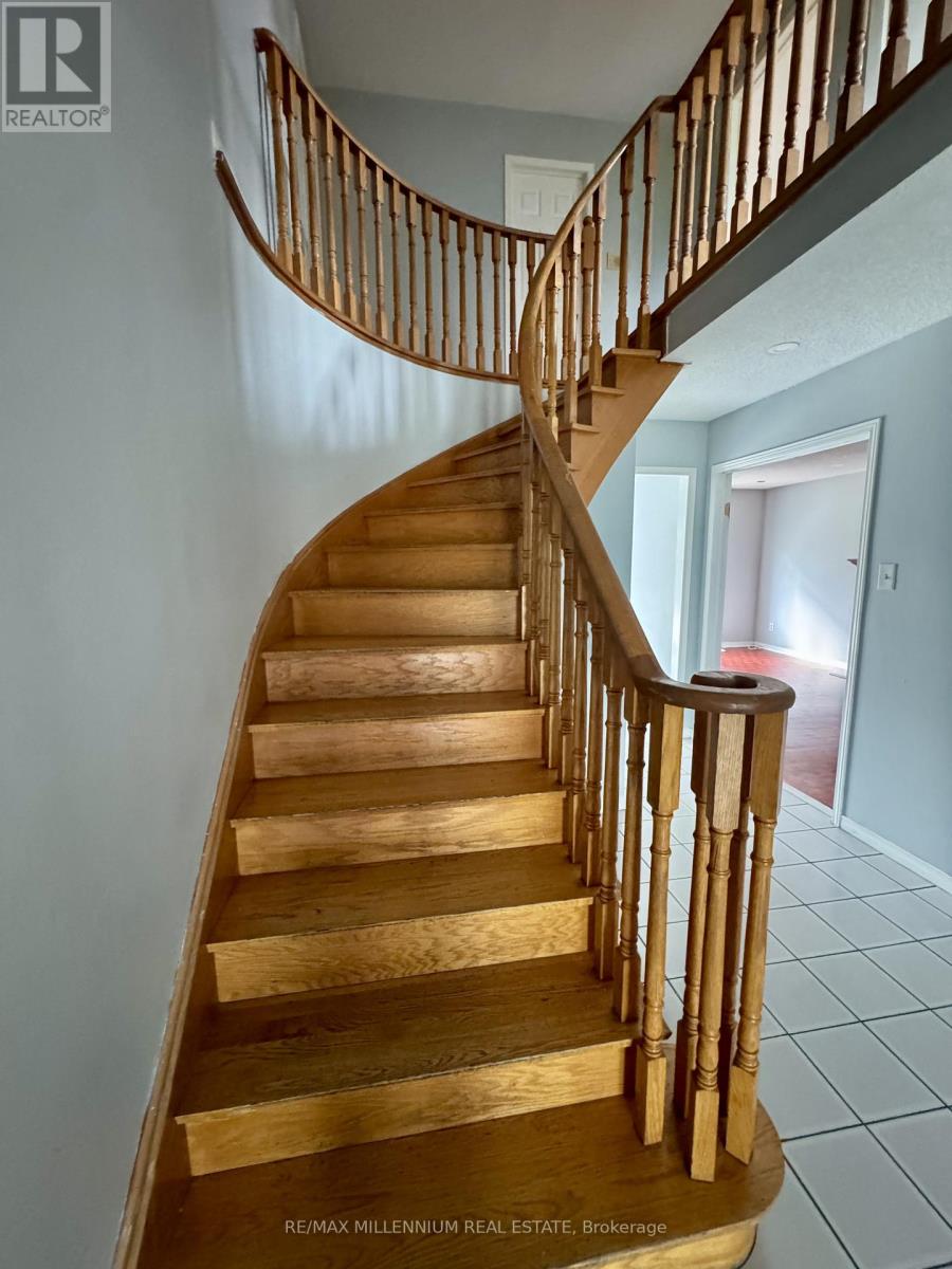 36 Diane Court, Brampton, Ontario  L6Y 3E2 - Photo 10 - W13093436