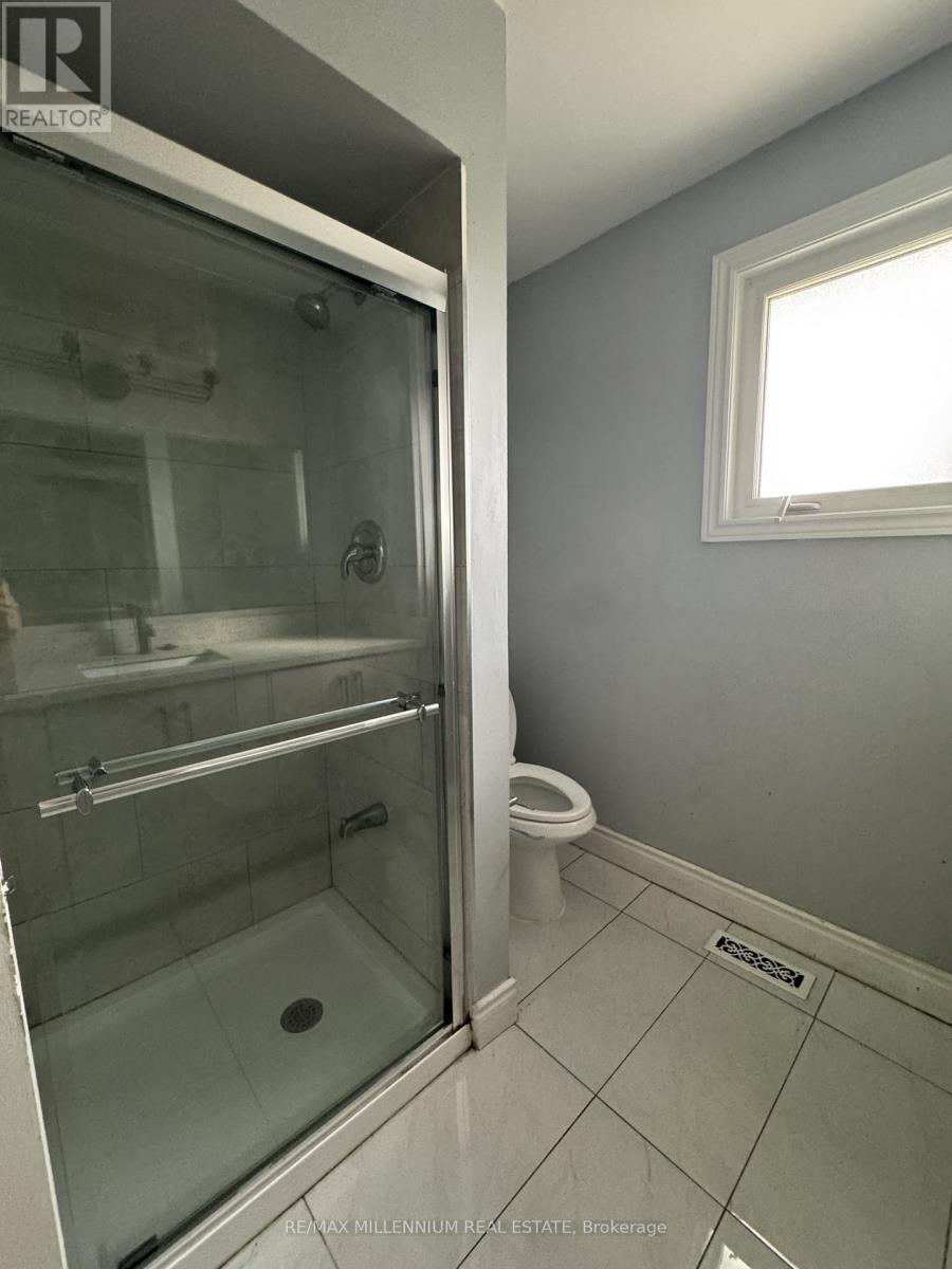 36 Diane Court, Brampton, Ontario  L6Y 3E2 - Photo 17 - W13093436
