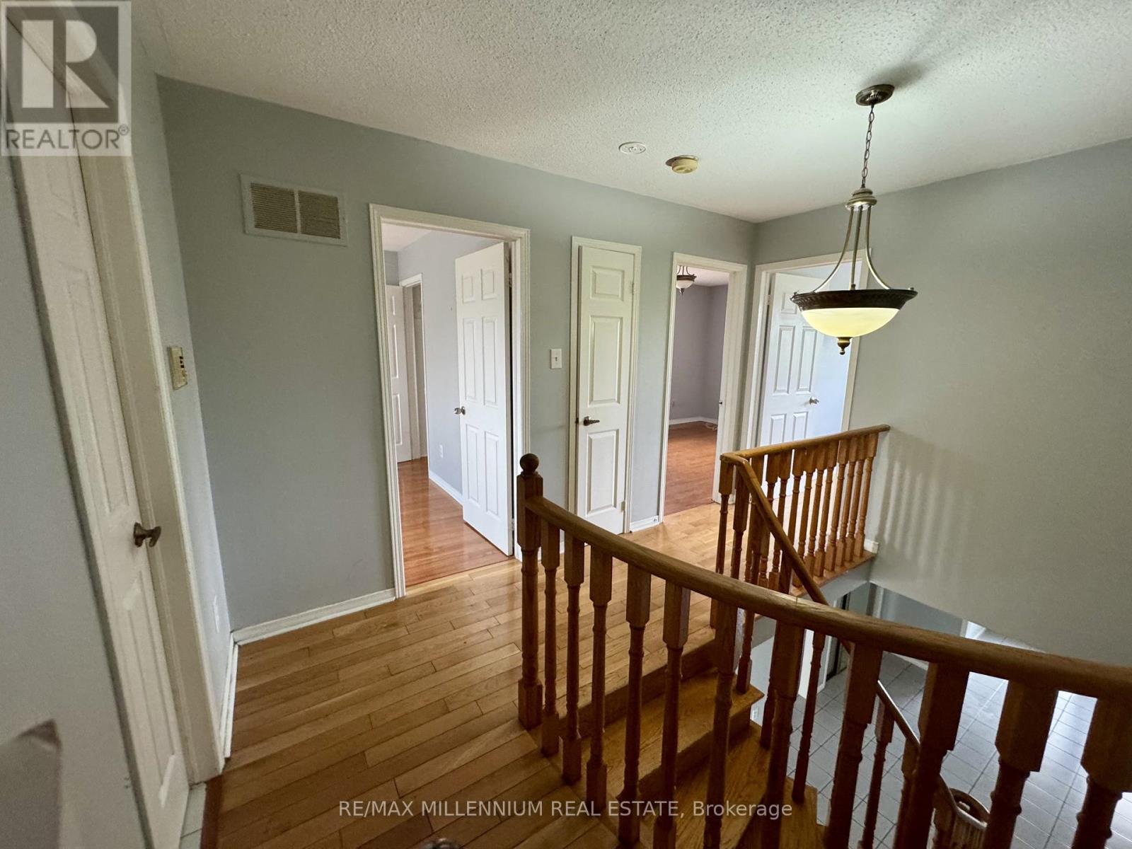 36 Diane Court, Brampton, Ontario  L6Y 3E2 - Photo 11 - W13093436
