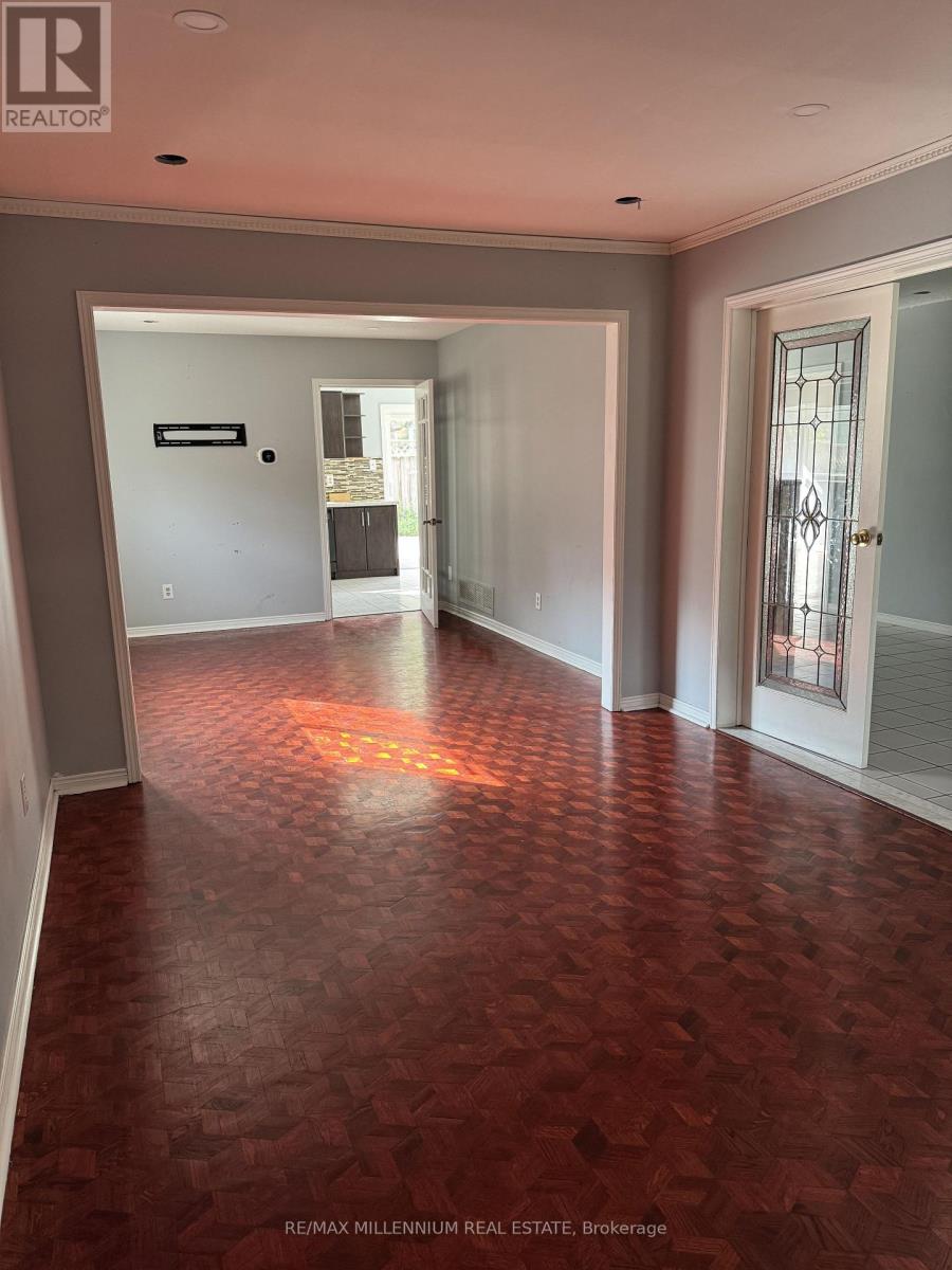 36 Diane Court, Brampton, Ontario  L6Y 3E2 - Photo 6 - W13093436