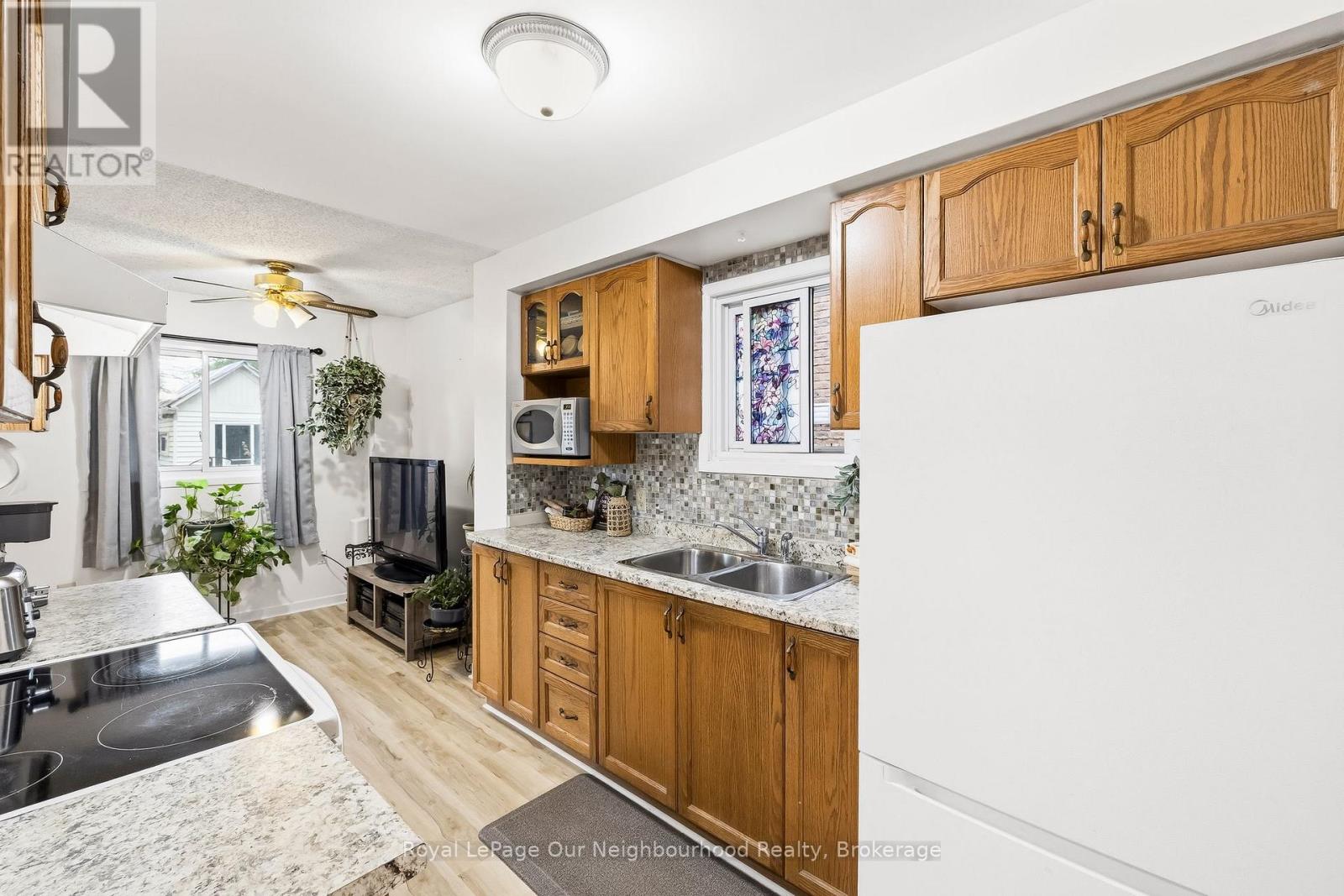 96 Chatfield Drive, Ajax, Ontario  L1T 2J8 - Photo 11 - E13158702